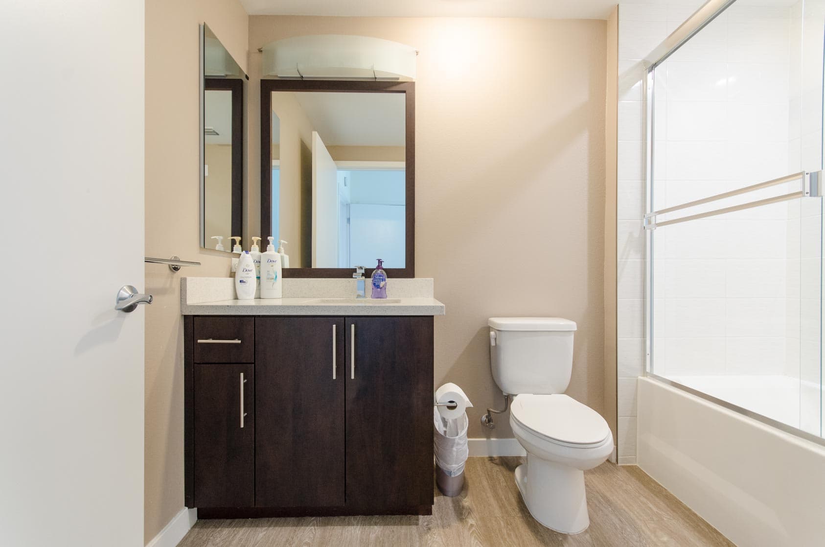 Miracle Mile & La Brea, Los Angeles — Luxury furnished apartment in Miracle Mile & La Brea, Los Angeles