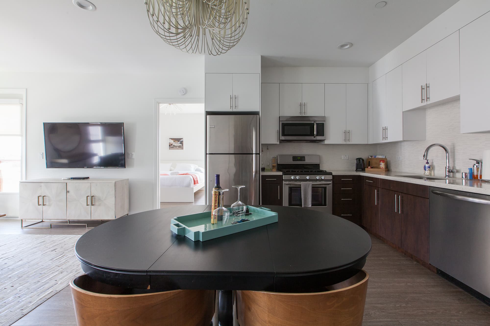 Miracle Mile & La Brea, Los Angeles — Luxury furnished apartment in Miracle Mile & La Brea, Los Angeles