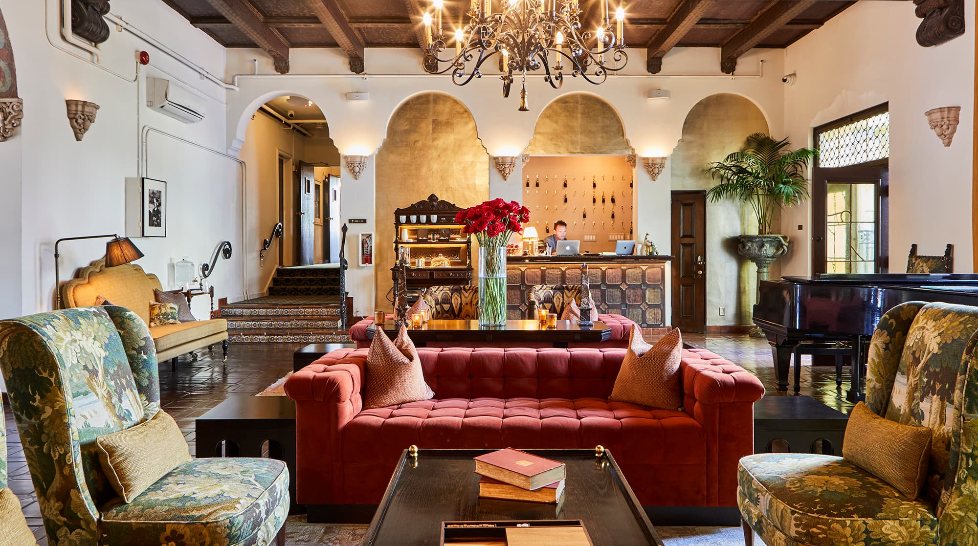 Franklin Village, Los Angeles — Luxury furnished apartment in Franklin Village, Los Angeles