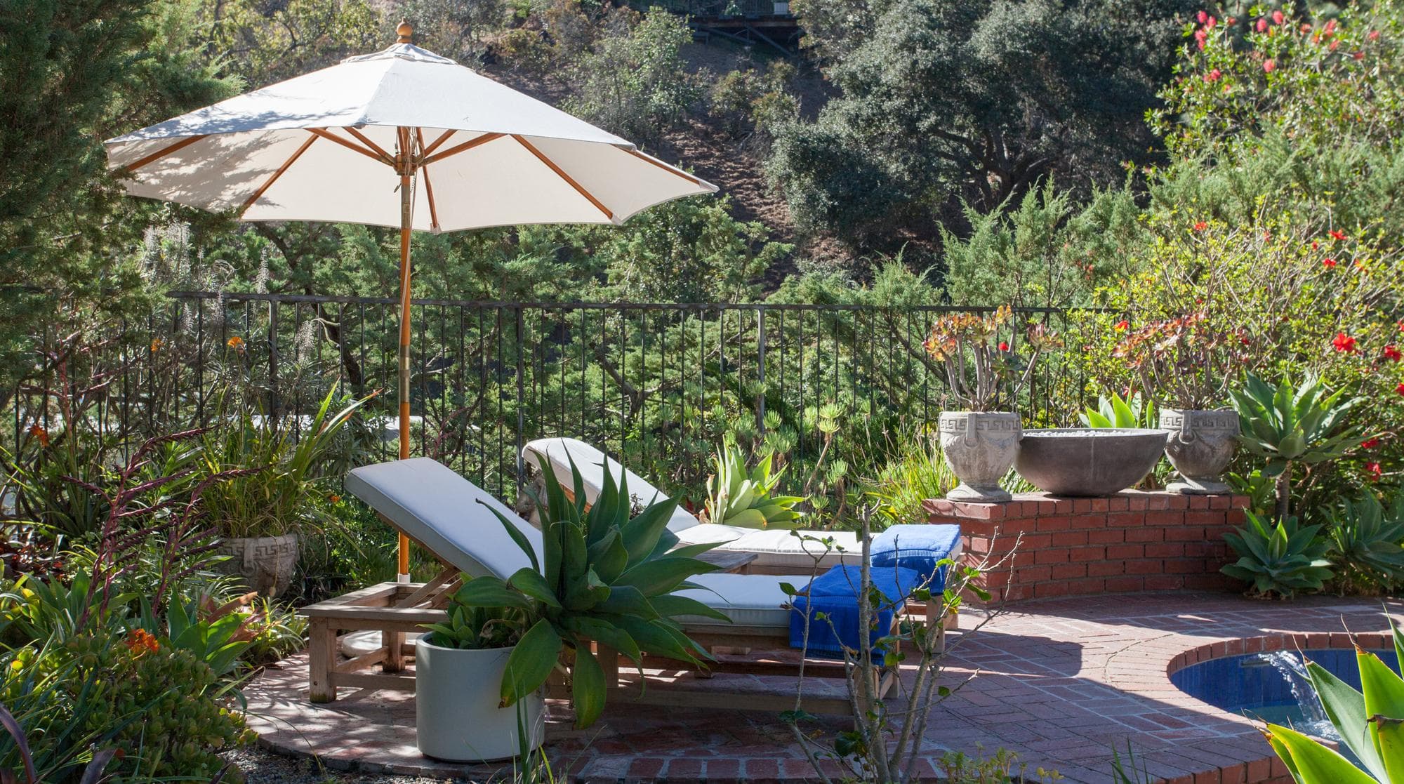 Hollywood Hills, Los Angeles — Luxury furnished apartment in Hollywood Hills, Los Angeles