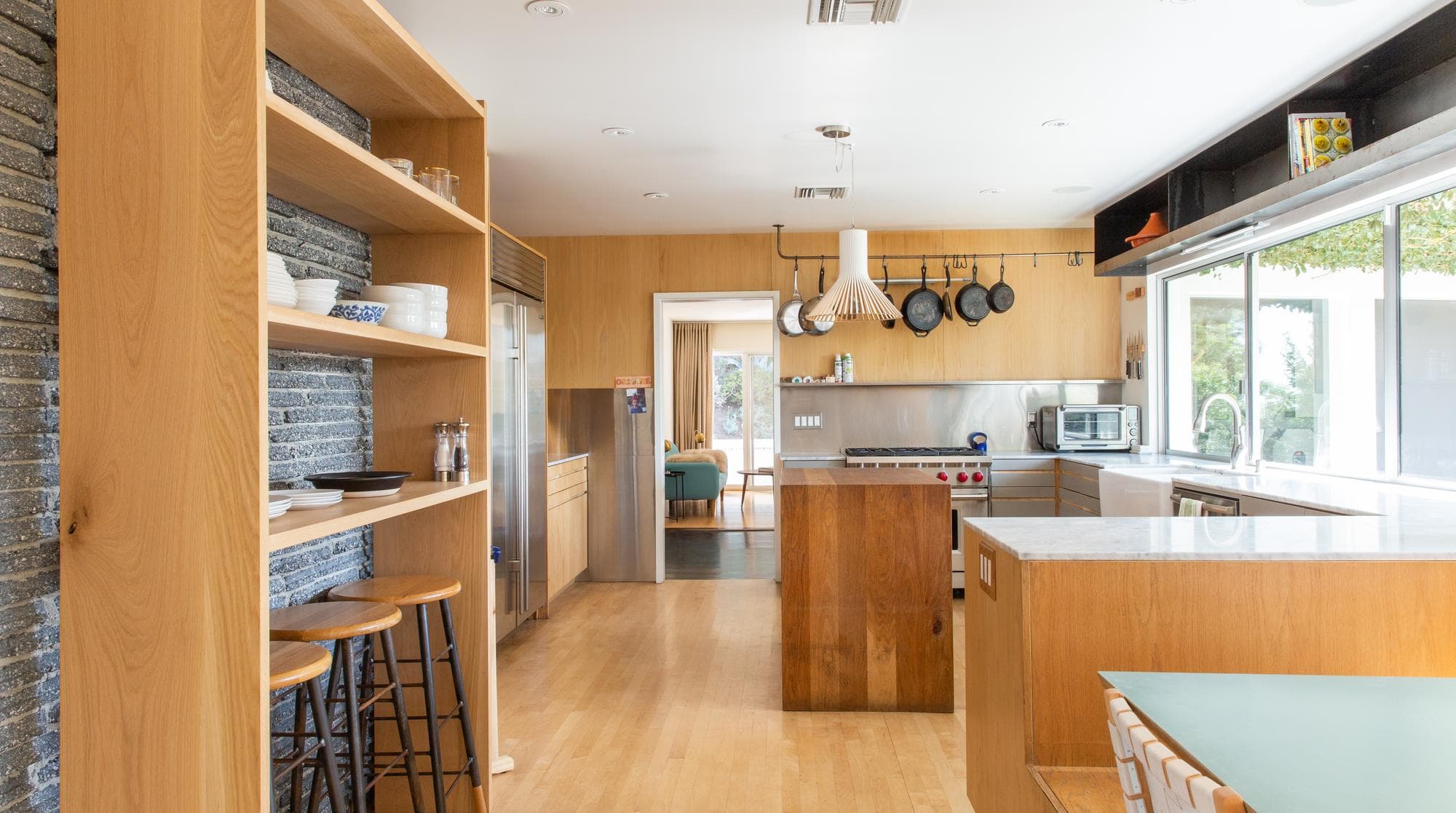 Studio City, Los Angeles — Luxury furnished apartment in Studio City, Los Angeles