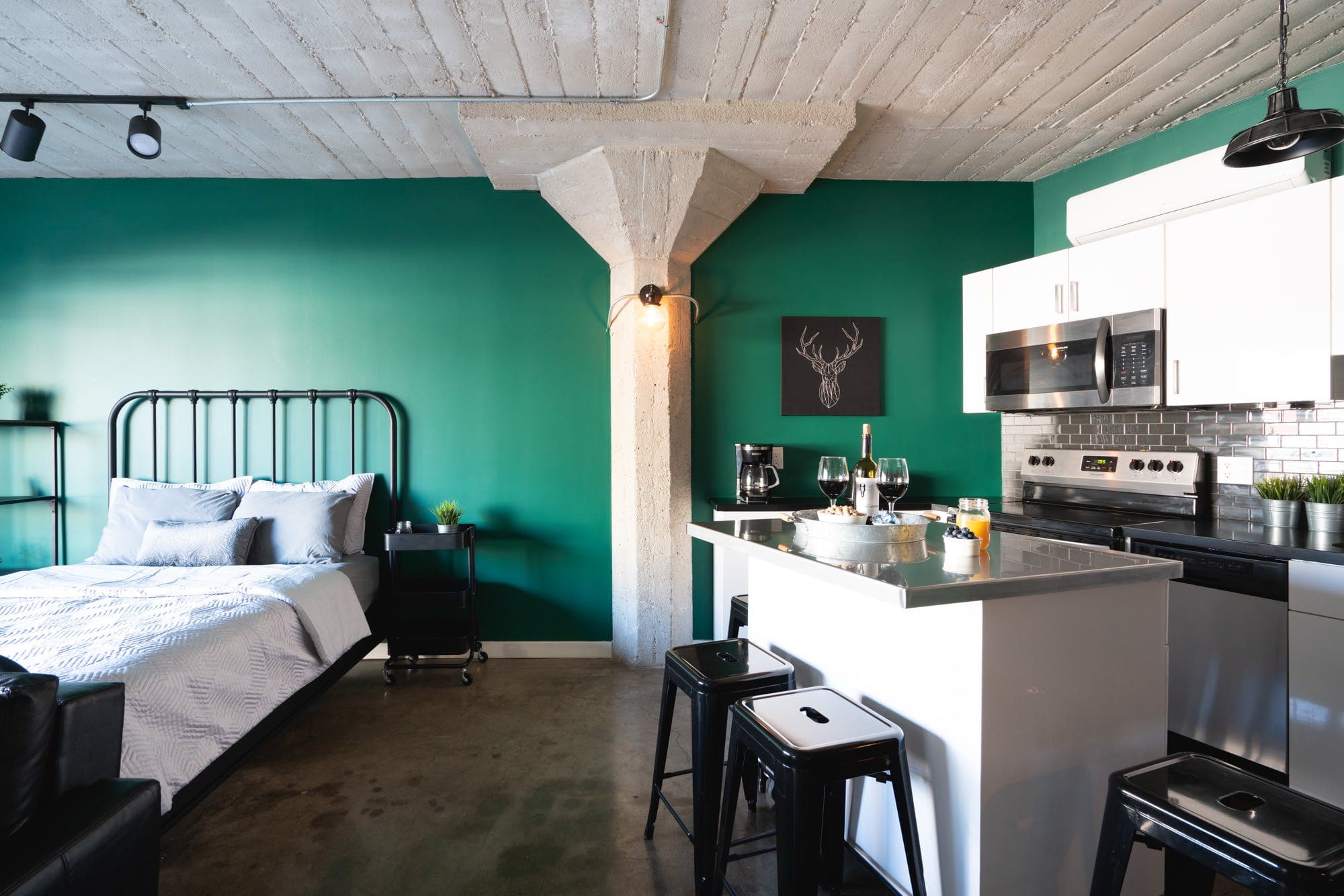 Franklin Village, Los Angeles