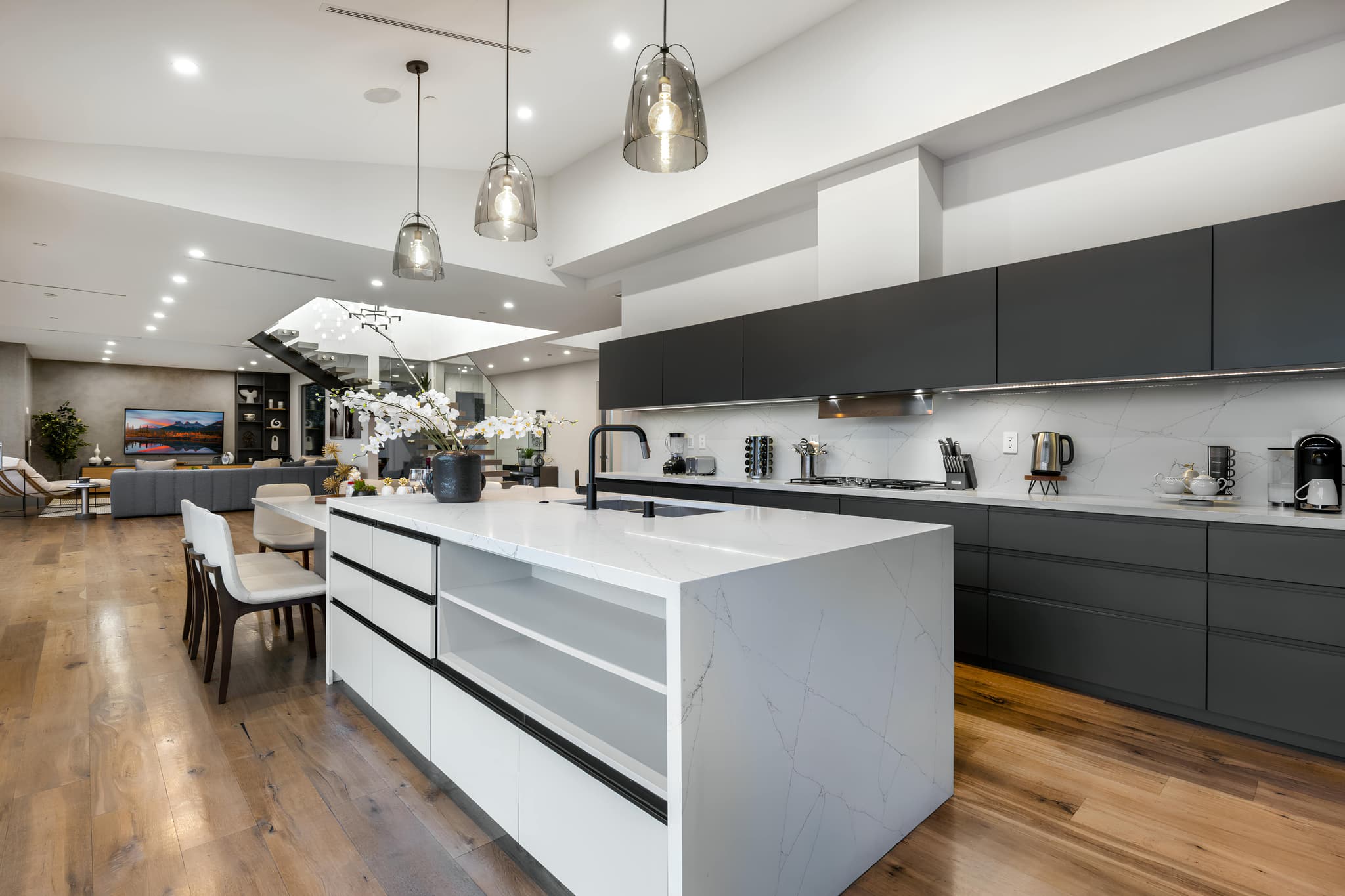 Encino, Los Angeles — Luxury furnished apartment in Encino, Los Angeles