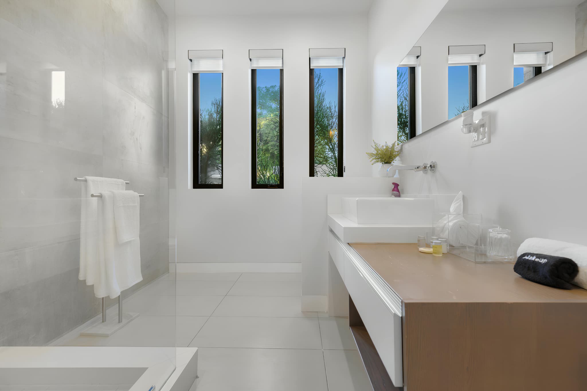 Encino, Los Angeles — Luxury furnished apartment in Encino, Los Angeles