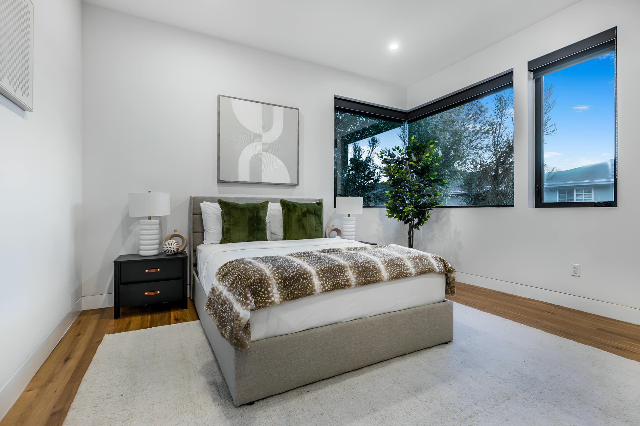 Encino, Los Angeles — Luxury furnished apartment in Encino, Los Angeles