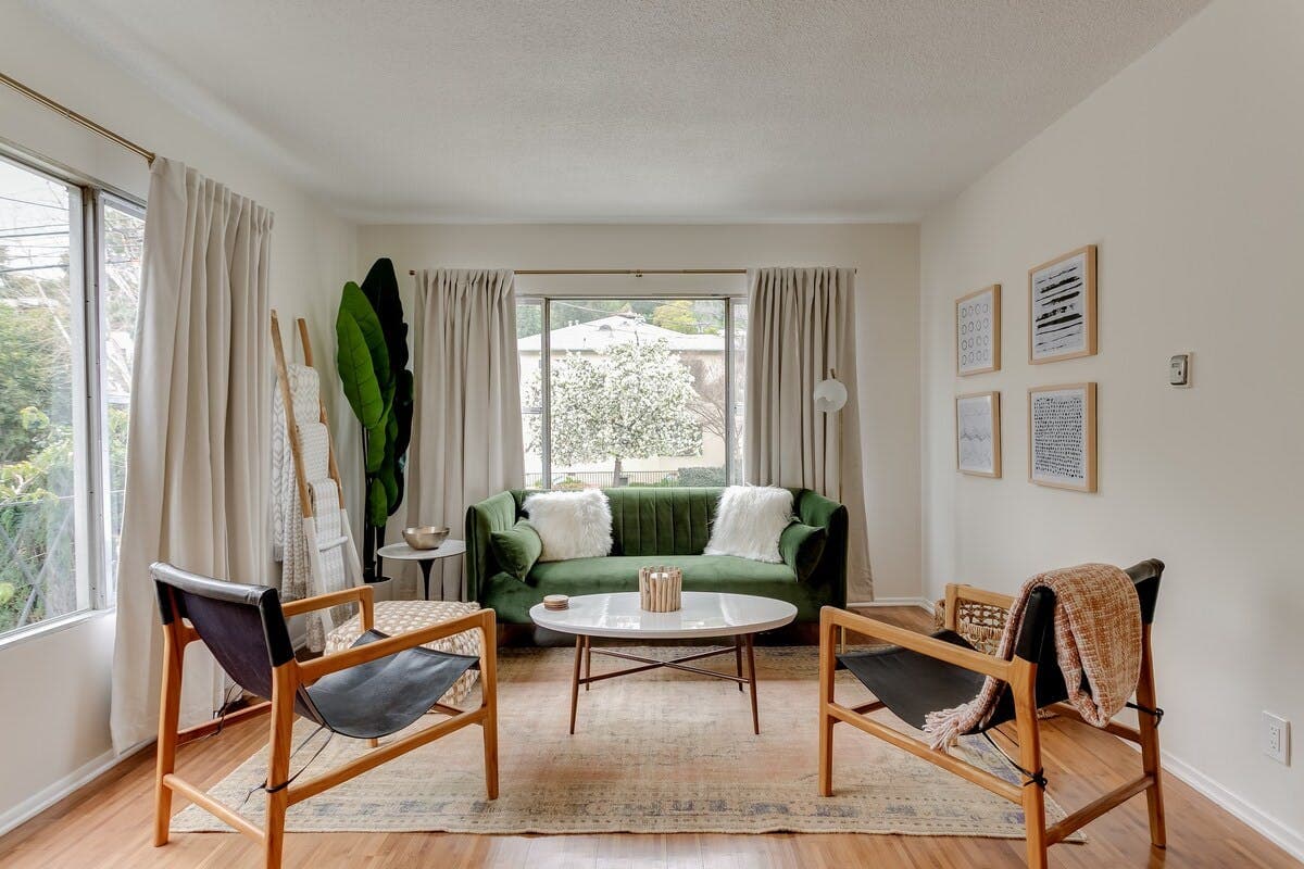 Franklin Village, Los Angeles — Luxury furnished apartment in Franklin Village, Los Angeles