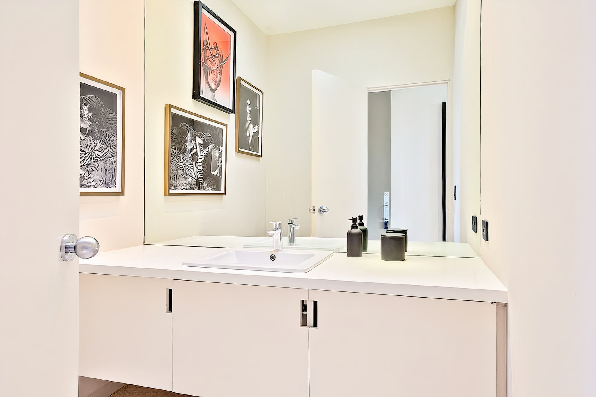 Bel Air, Los Angeles — Luxury furnished apartment in Bel Air, Los Angeles