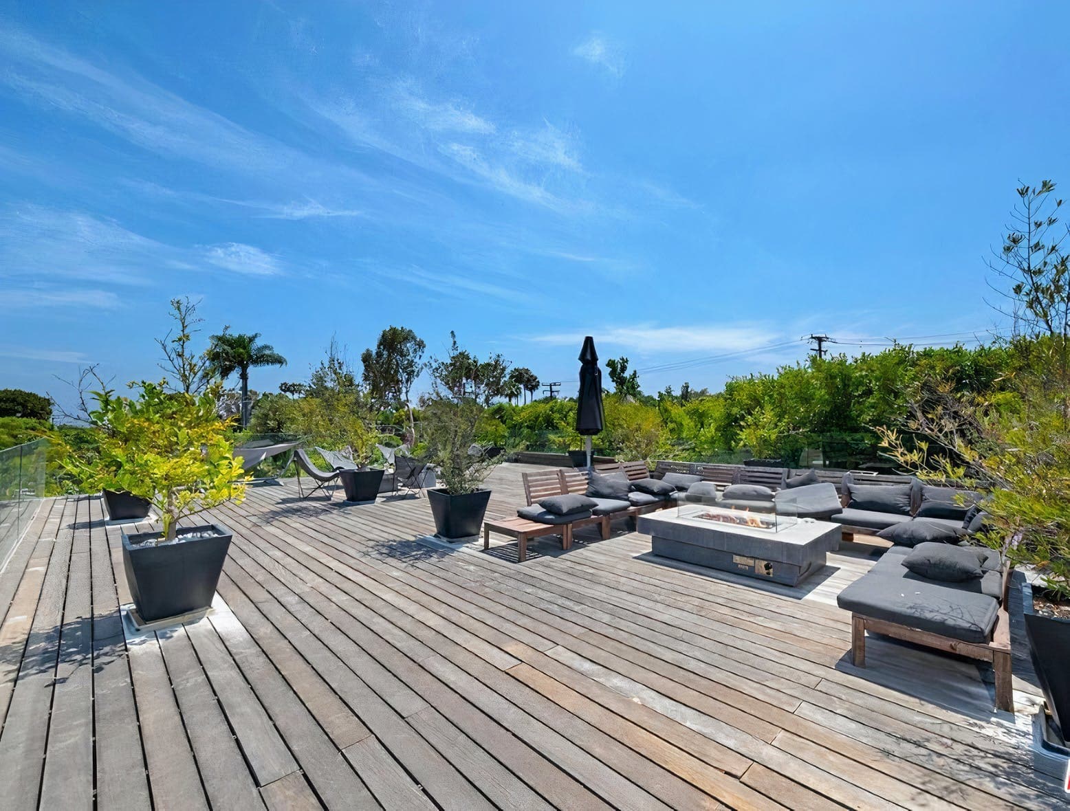 Beverly Crest, Los Angeles — Luxury furnished apartment in Beverly Crest, Los Angeles