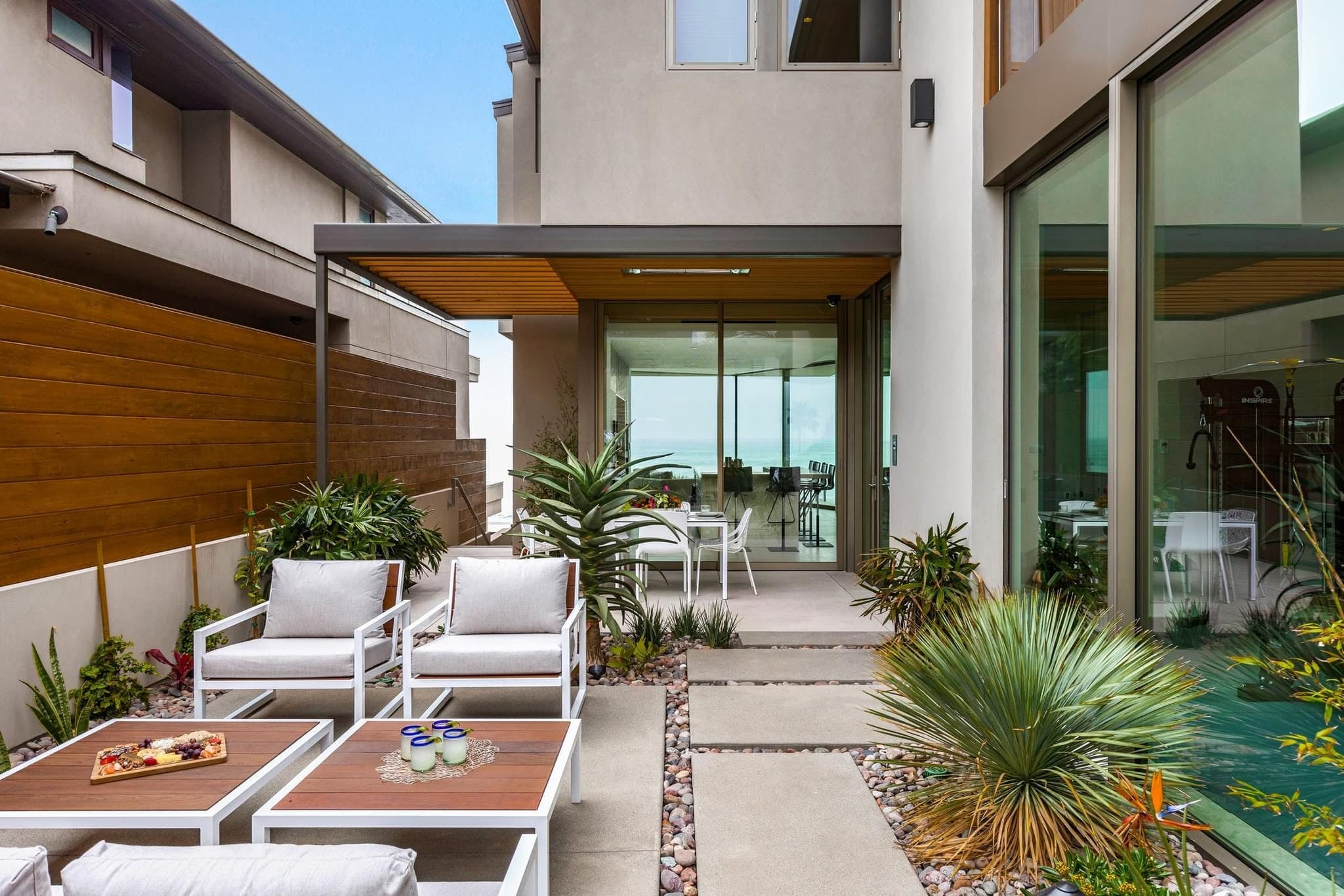 La Jolla, San Diego — Luxury furnished apartment in La Jolla, San Diego