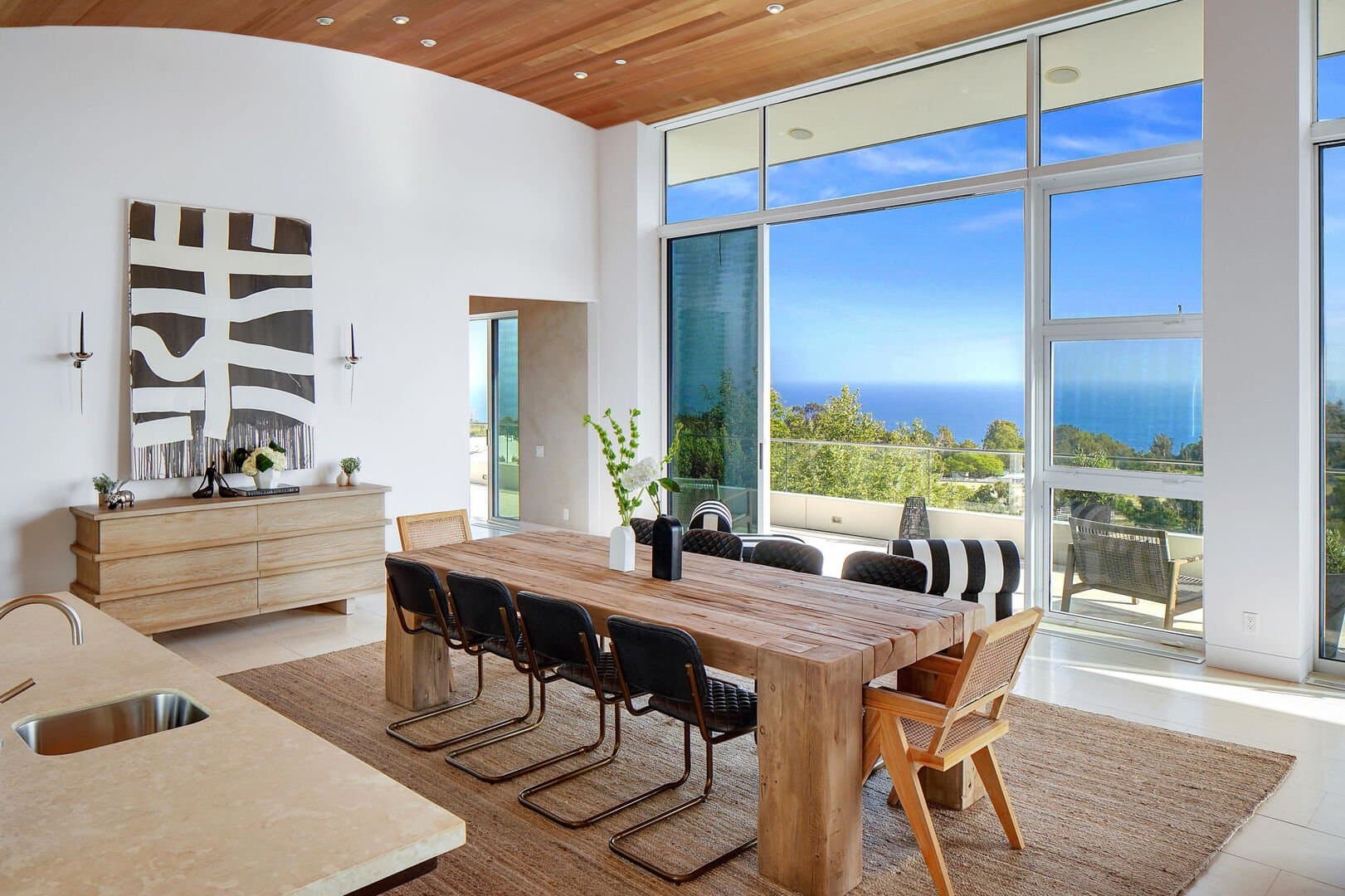Inland Malibu, Los Angeles — Luxury furnished apartment in Inland Malibu, Los Angeles