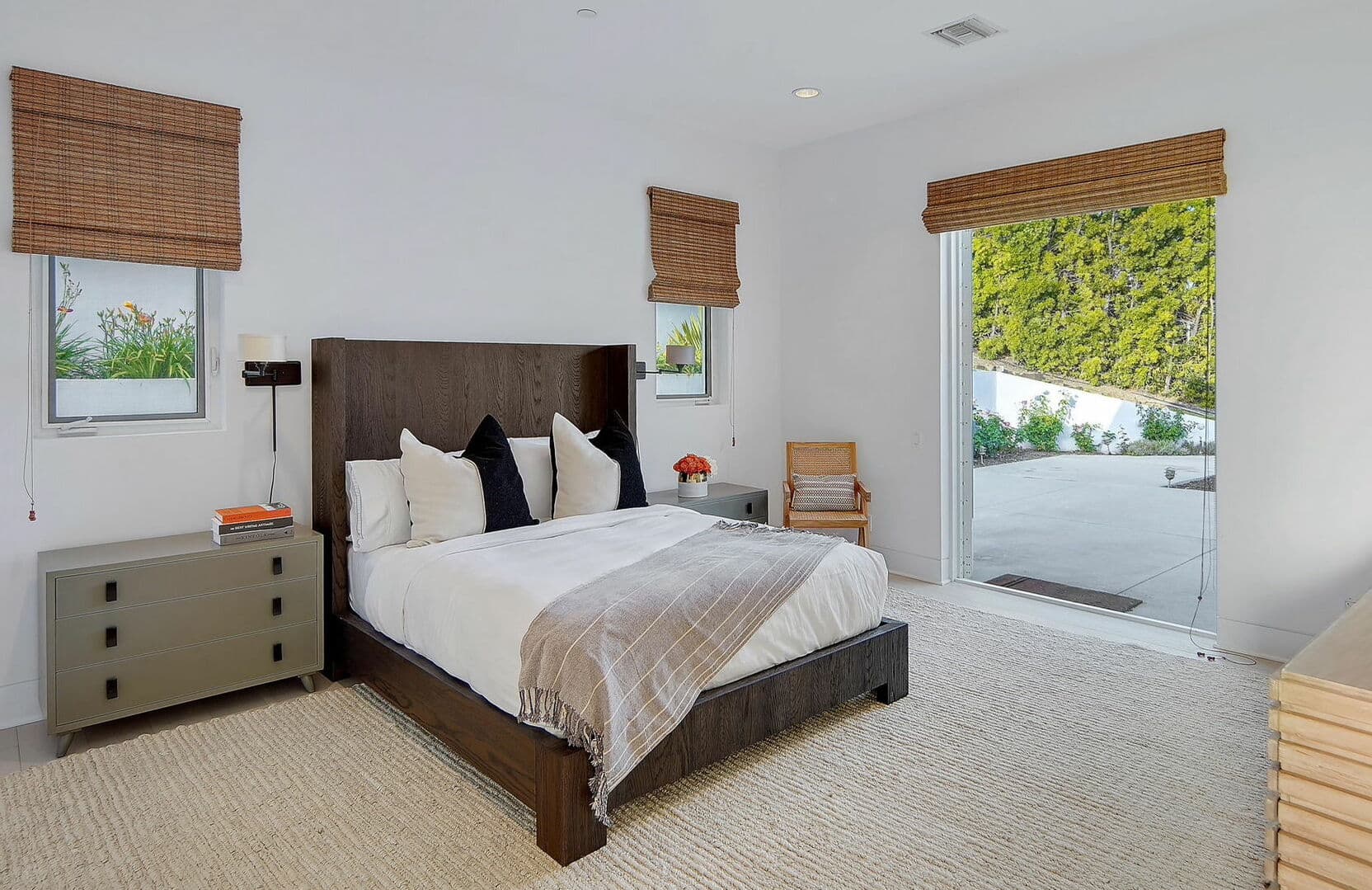 Inland Malibu, Los Angeles — Luxury furnished apartment in Inland Malibu, Los Angeles