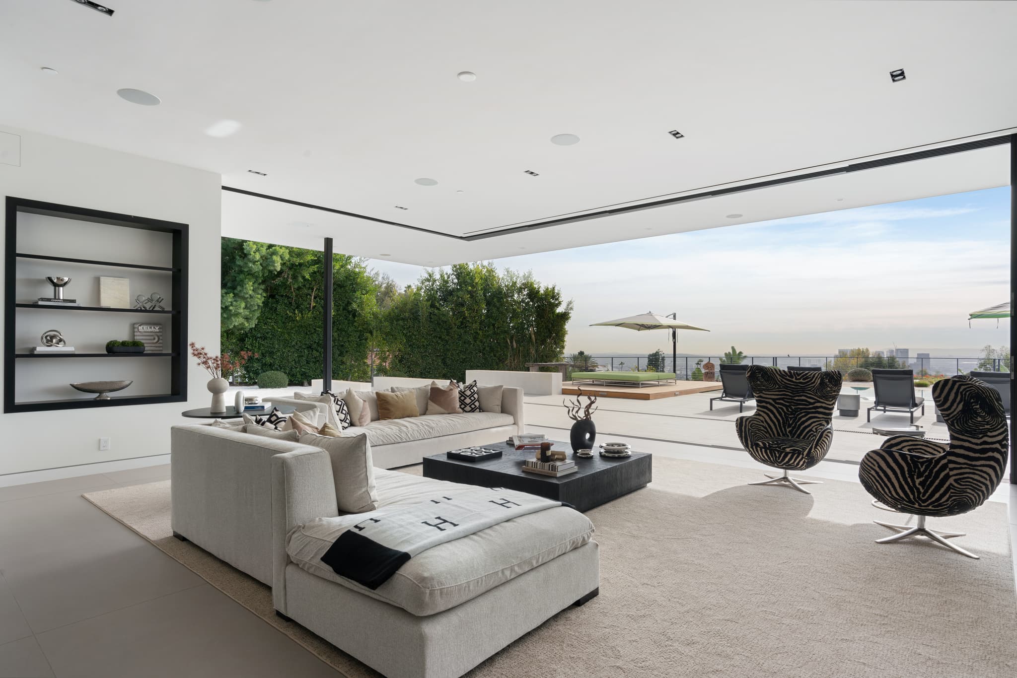 Beverly Hills, Los Angeles — Luxury furnished apartment in Beverly Hills, Los Angeles