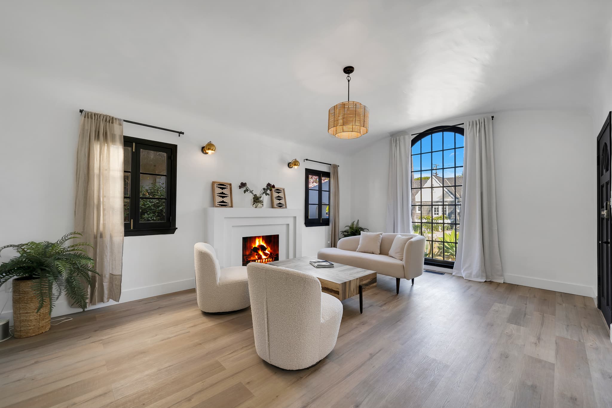 Beverly Grove, Los Angeles — Luxury furnished apartment in Beverly Grove, Los Angeles