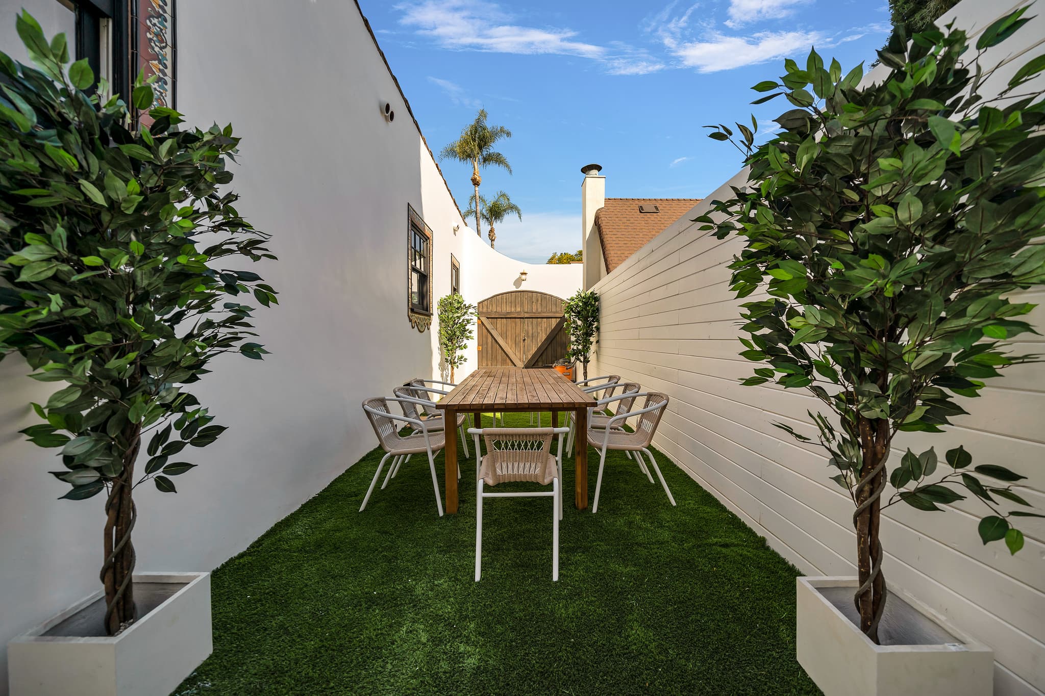 Beverly Grove, Los Angeles — Luxury furnished apartment in Beverly Grove, Los Angeles