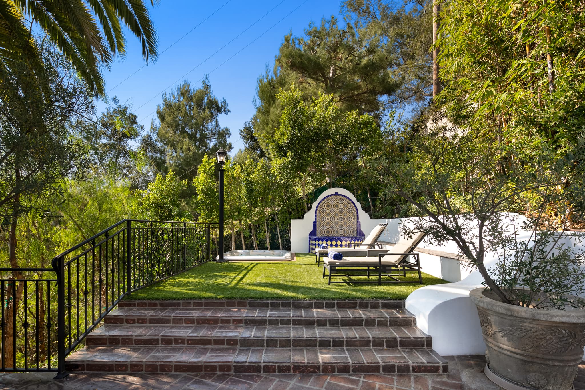 Studio City, Los Angeles — Luxury furnished apartment in Studio City, Los Angeles