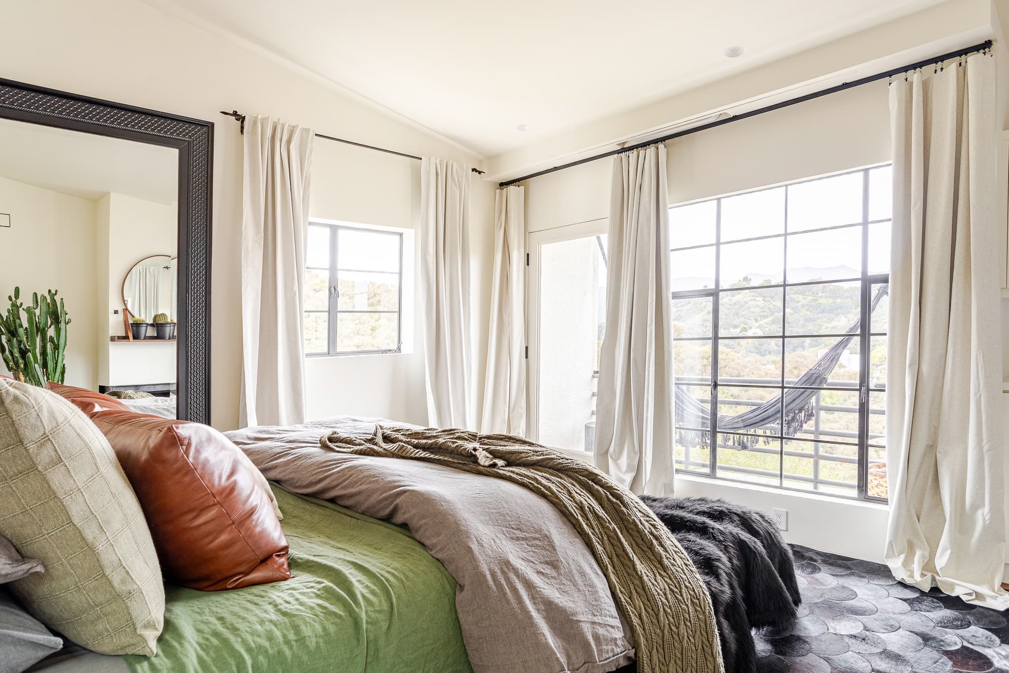 Topanga, Los Angeles — Luxury furnished apartment in Topanga, Los Angeles