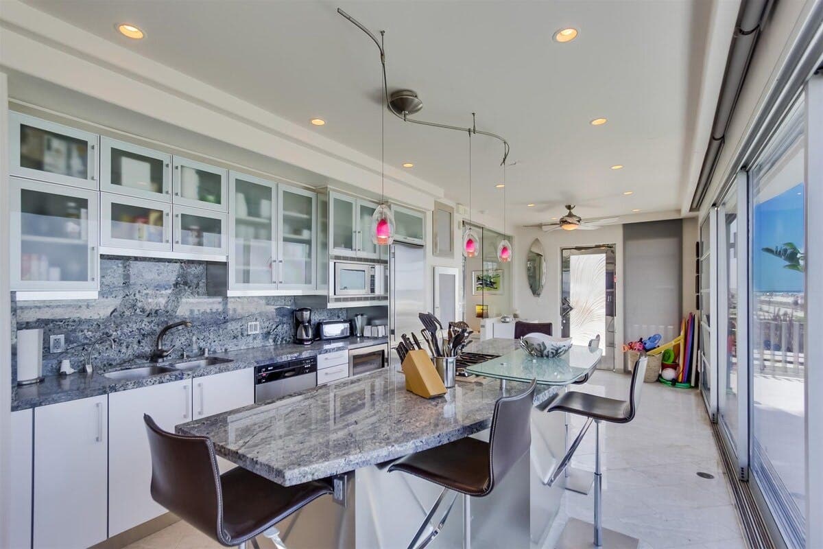 Mission Beach, San Diego — Luxury furnished apartment in Mission Beach, San Diego