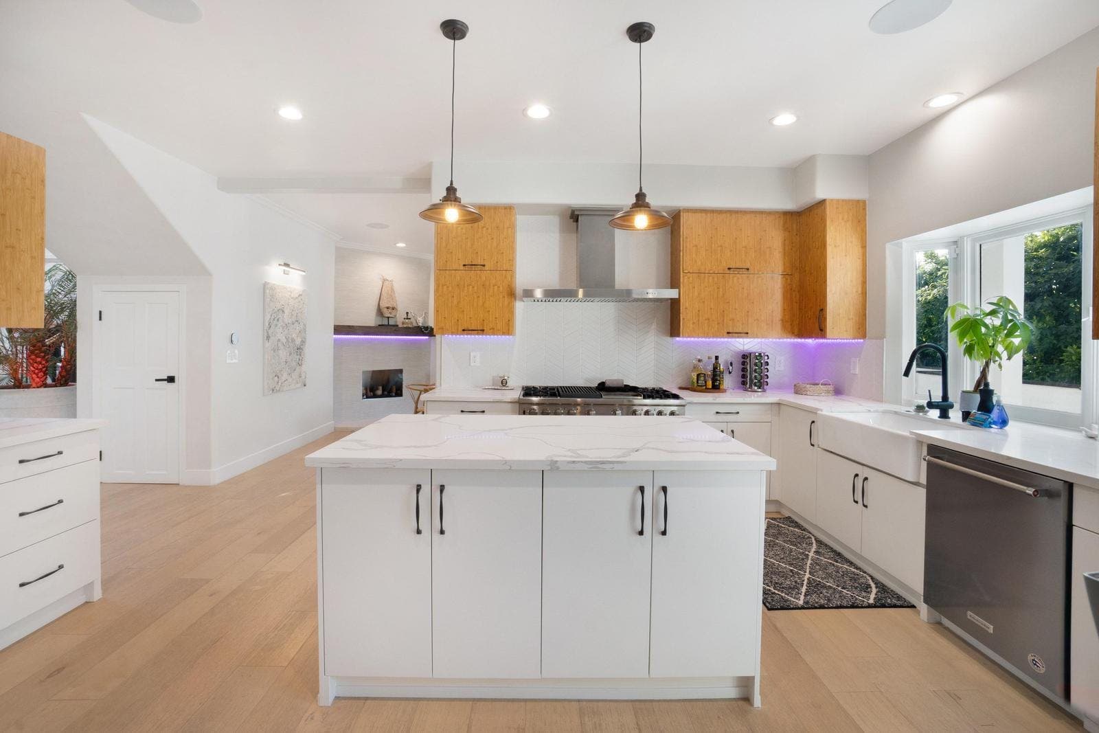 Studio City, Los Angeles — Luxury furnished apartment in Studio City, Los Angeles