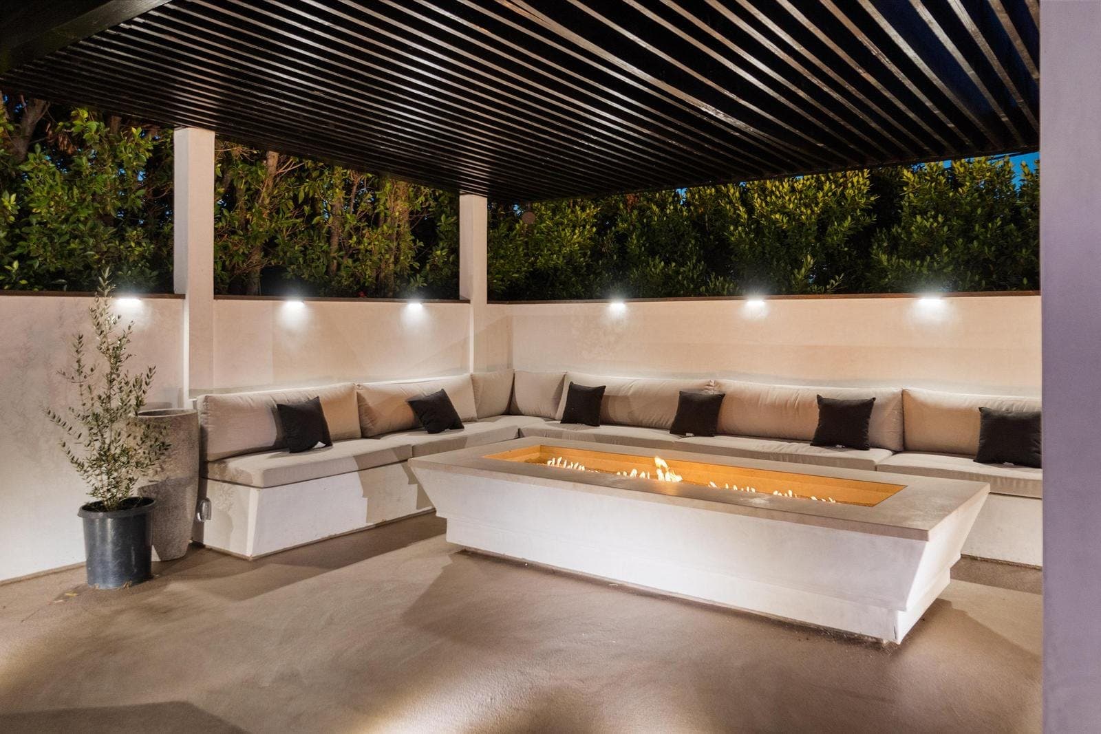 Studio City, Los Angeles — Luxury furnished apartment in Studio City, Los Angeles