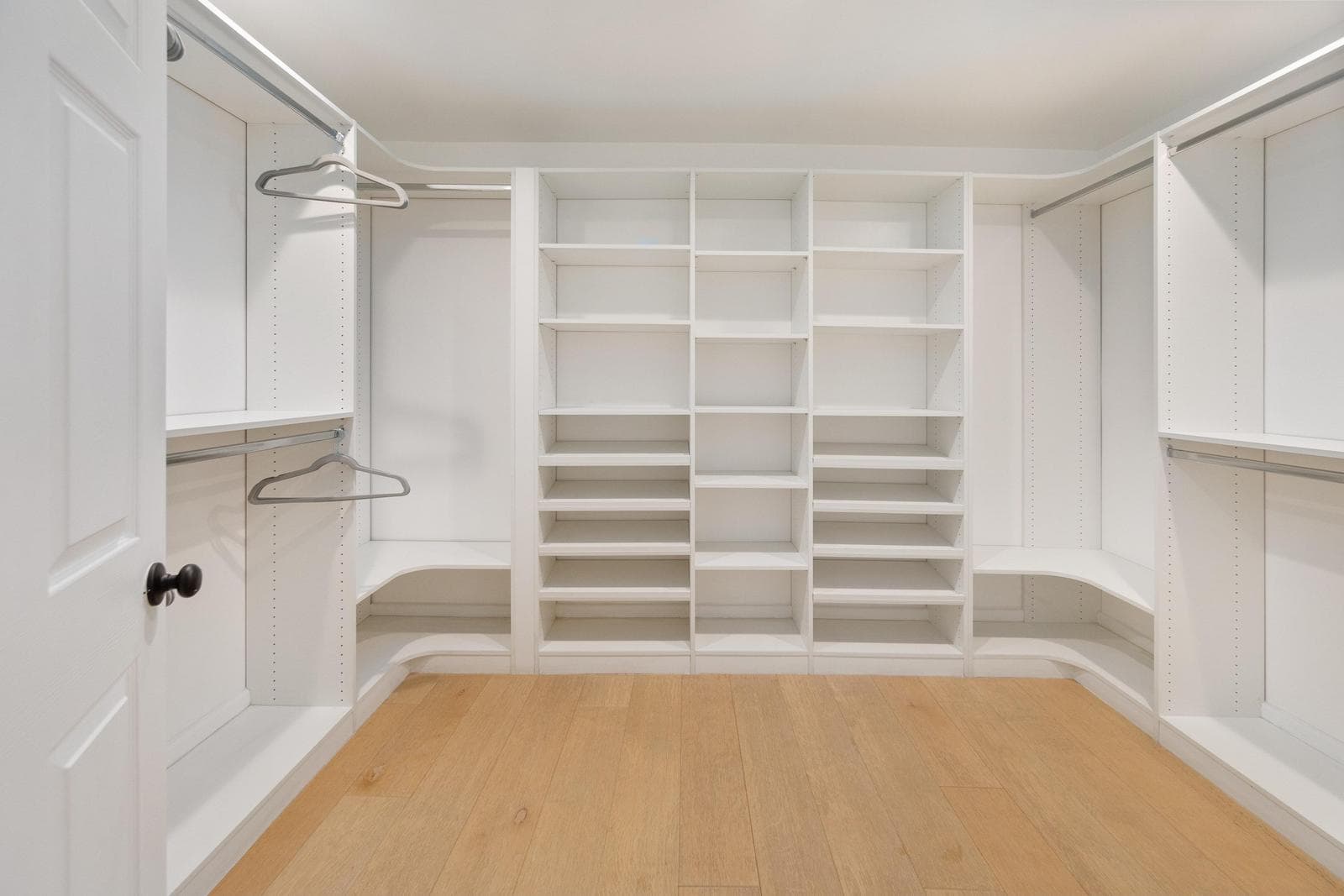 Studio City, Los Angeles — Luxury furnished apartment in Studio City, Los Angeles