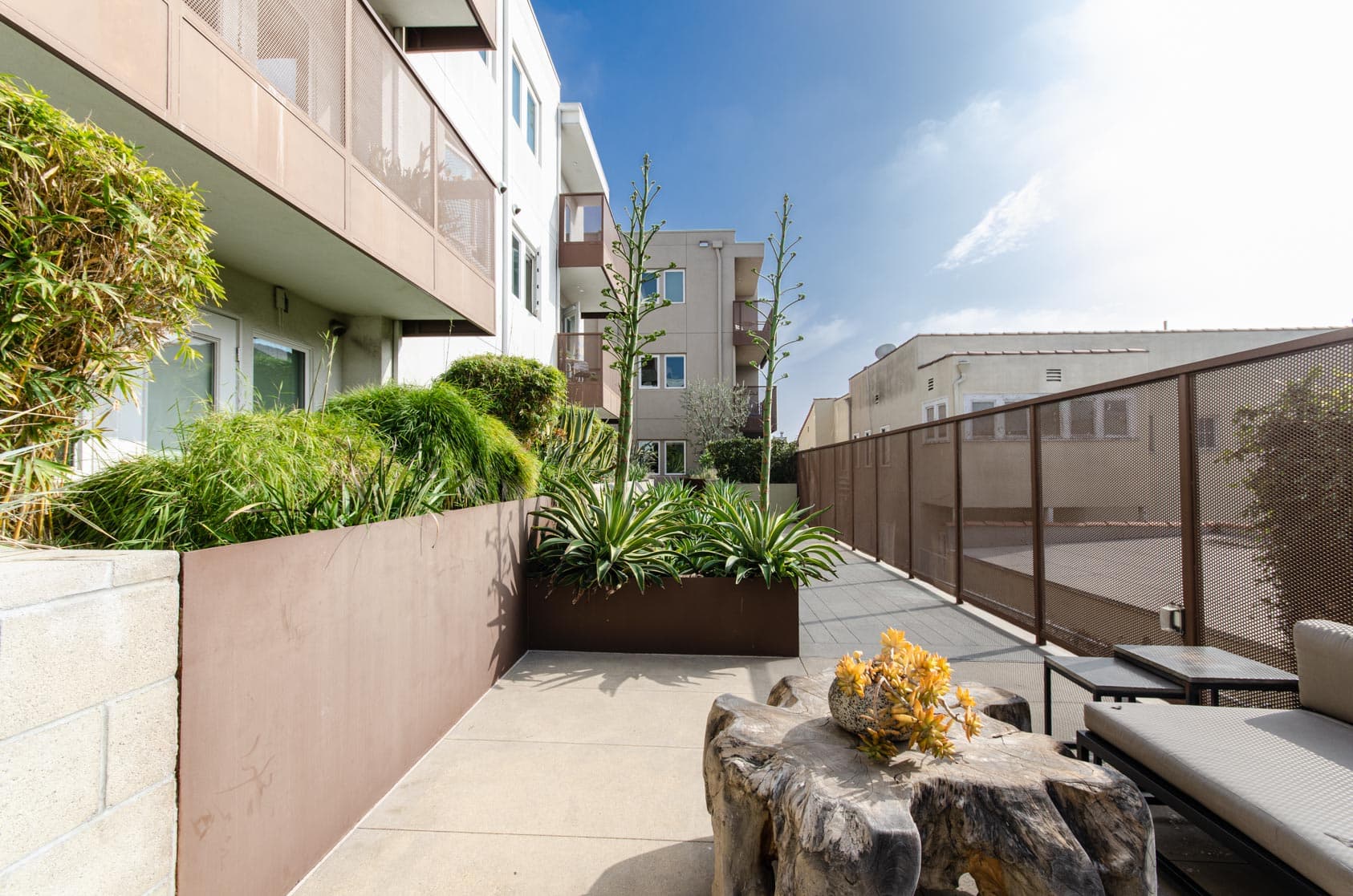 Miracle Mile & La Brea, Los Angeles — Luxury furnished apartment in Miracle Mile & La Brea, Los Angeles