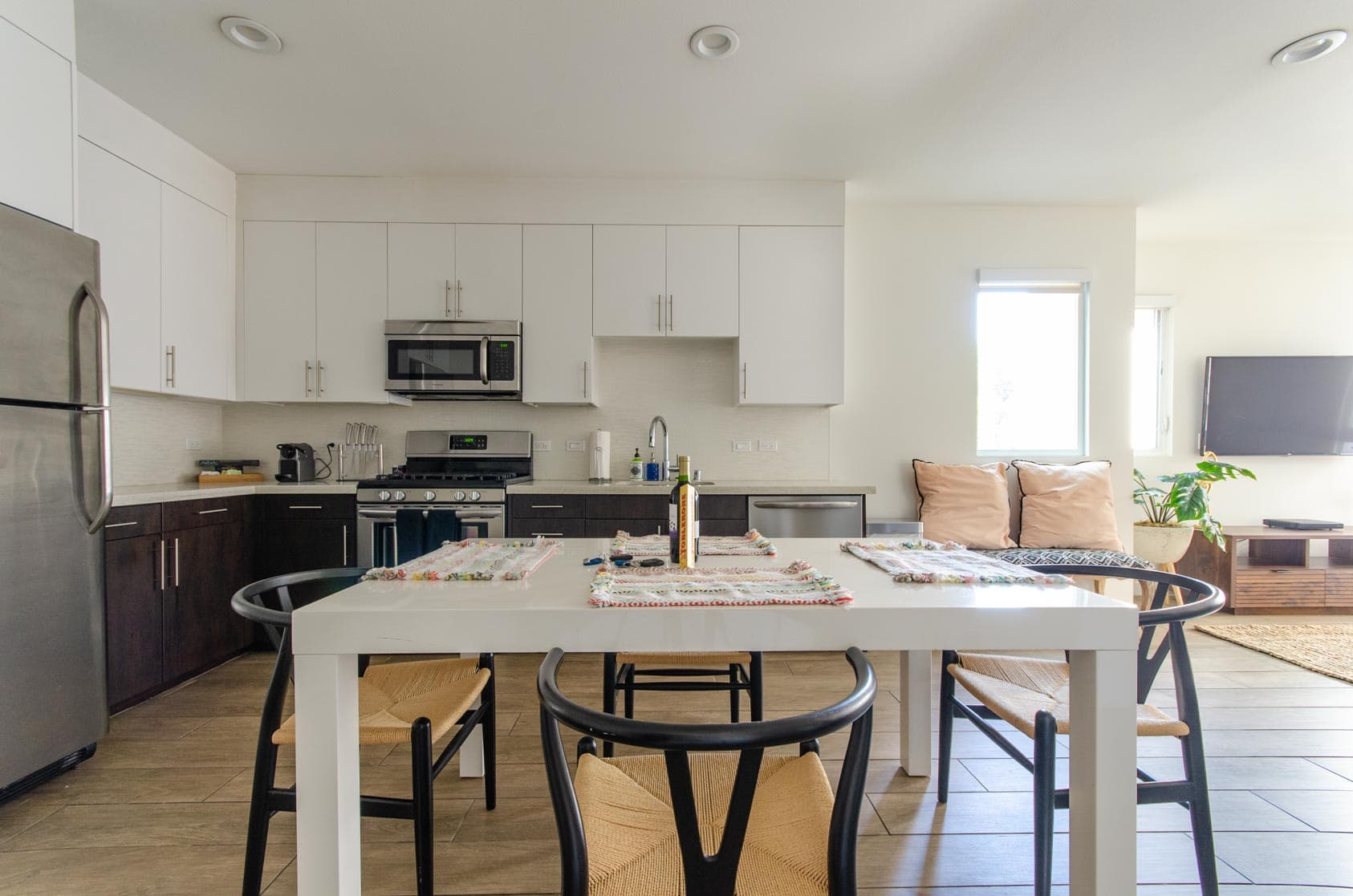 Miracle Mile & La Brea, Los Angeles — Luxury furnished apartment in Miracle Mile & La Brea, Los Angeles