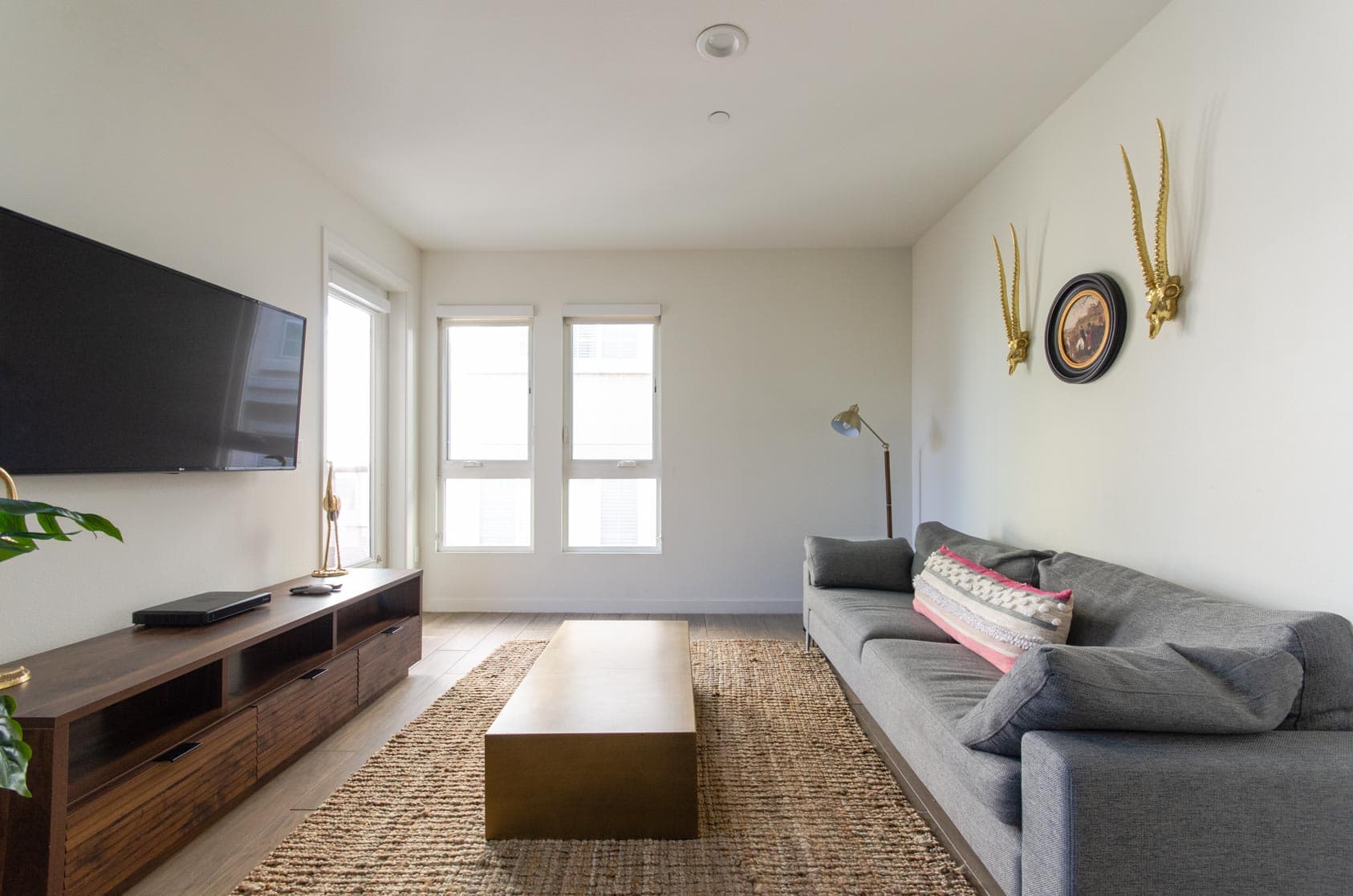 Miracle Mile & La Brea, Los Angeles — Luxury furnished apartment in Miracle Mile & La Brea, Los Angeles