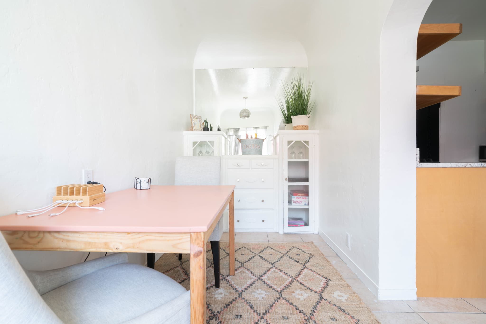 Jefferson Park, Los Angeles — Luxury furnished apartment in Jefferson Park, Los Angeles