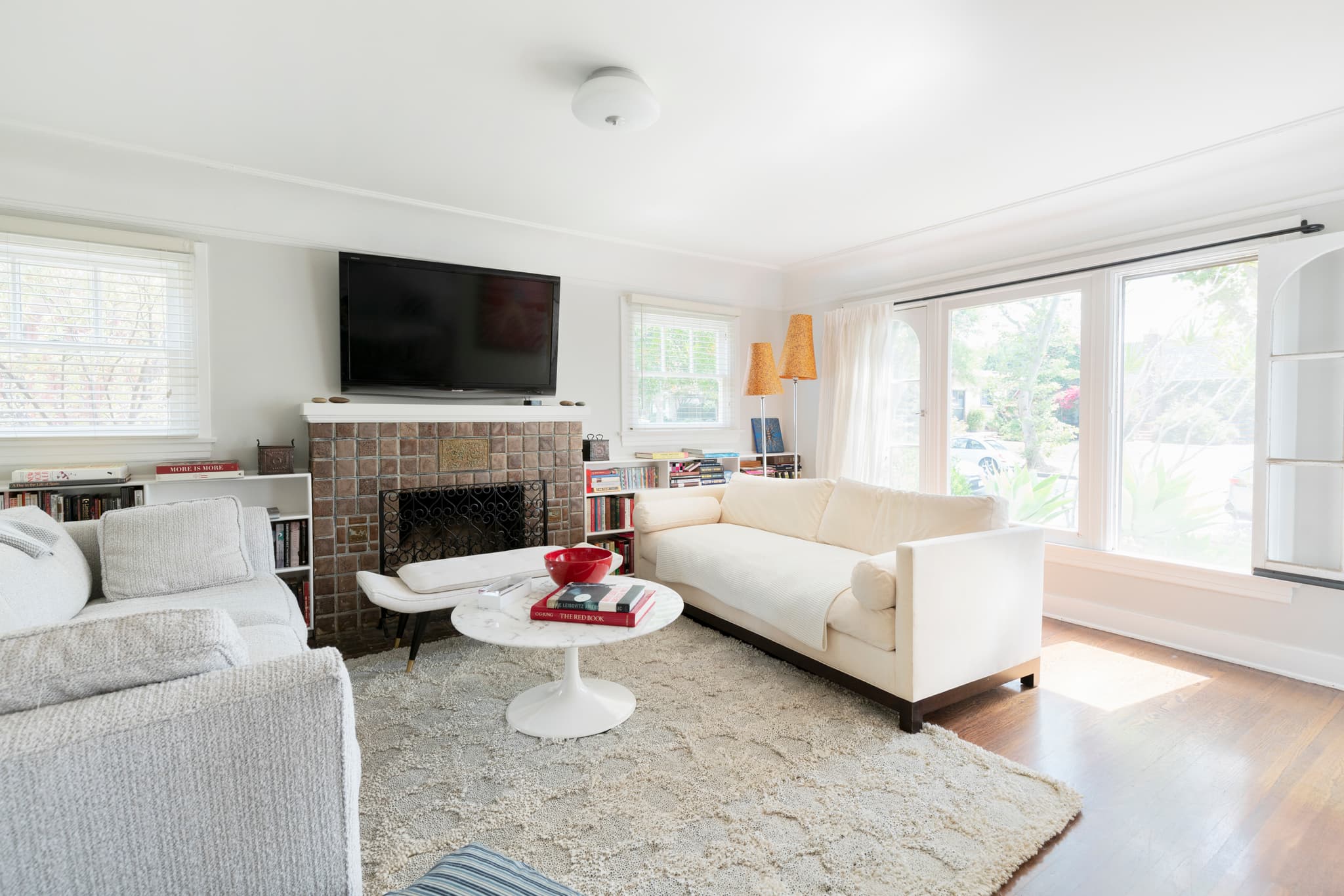 Fairfax & Melrose, Los Angeles — Luxury furnished apartment in Fairfax & Melrose, Los Angeles