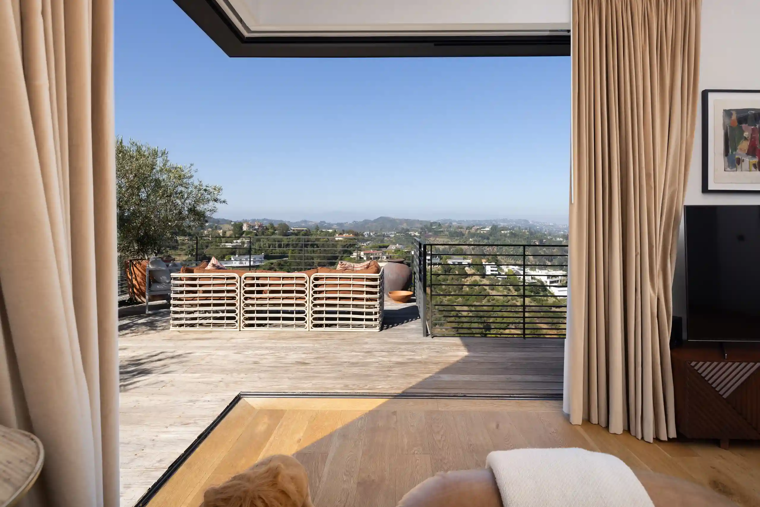 Bel Air, Los Angeles — Luxury furnished apartment in Bel Air, Los Angeles