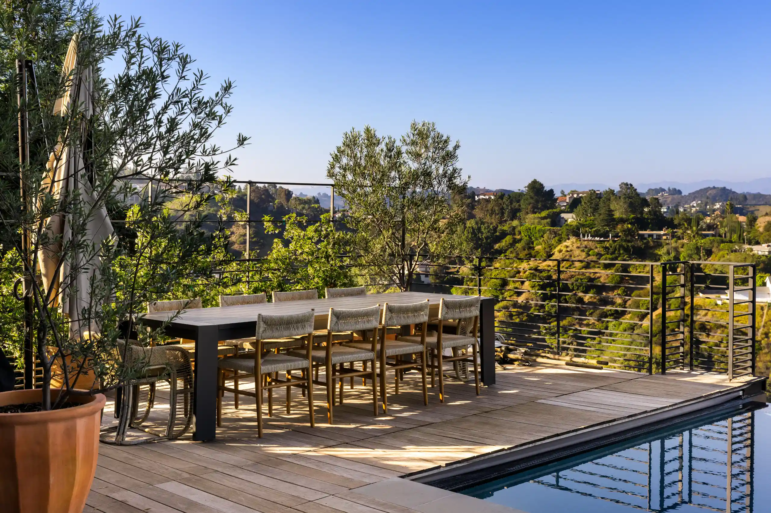 Bel Air, Los Angeles — Luxury furnished apartment in Bel Air, Los Angeles