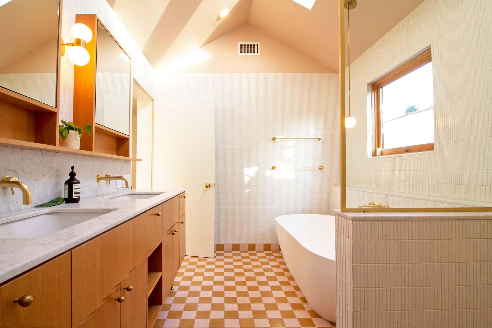 Los Feliz, Los Angeles — Luxury furnished apartment in Los Feliz, Los Angeles