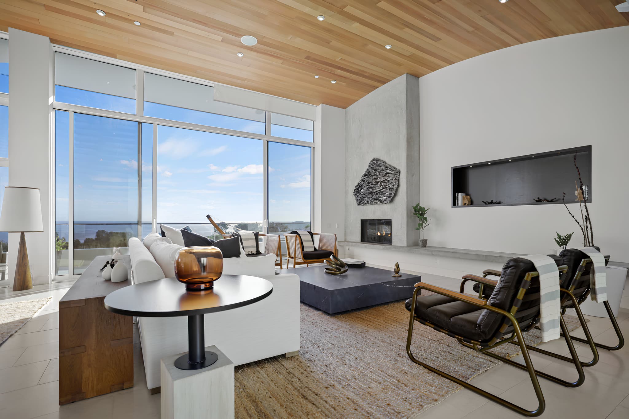 Inland Malibu, Los Angeles — Luxury furnished apartment in Inland Malibu, Los Angeles