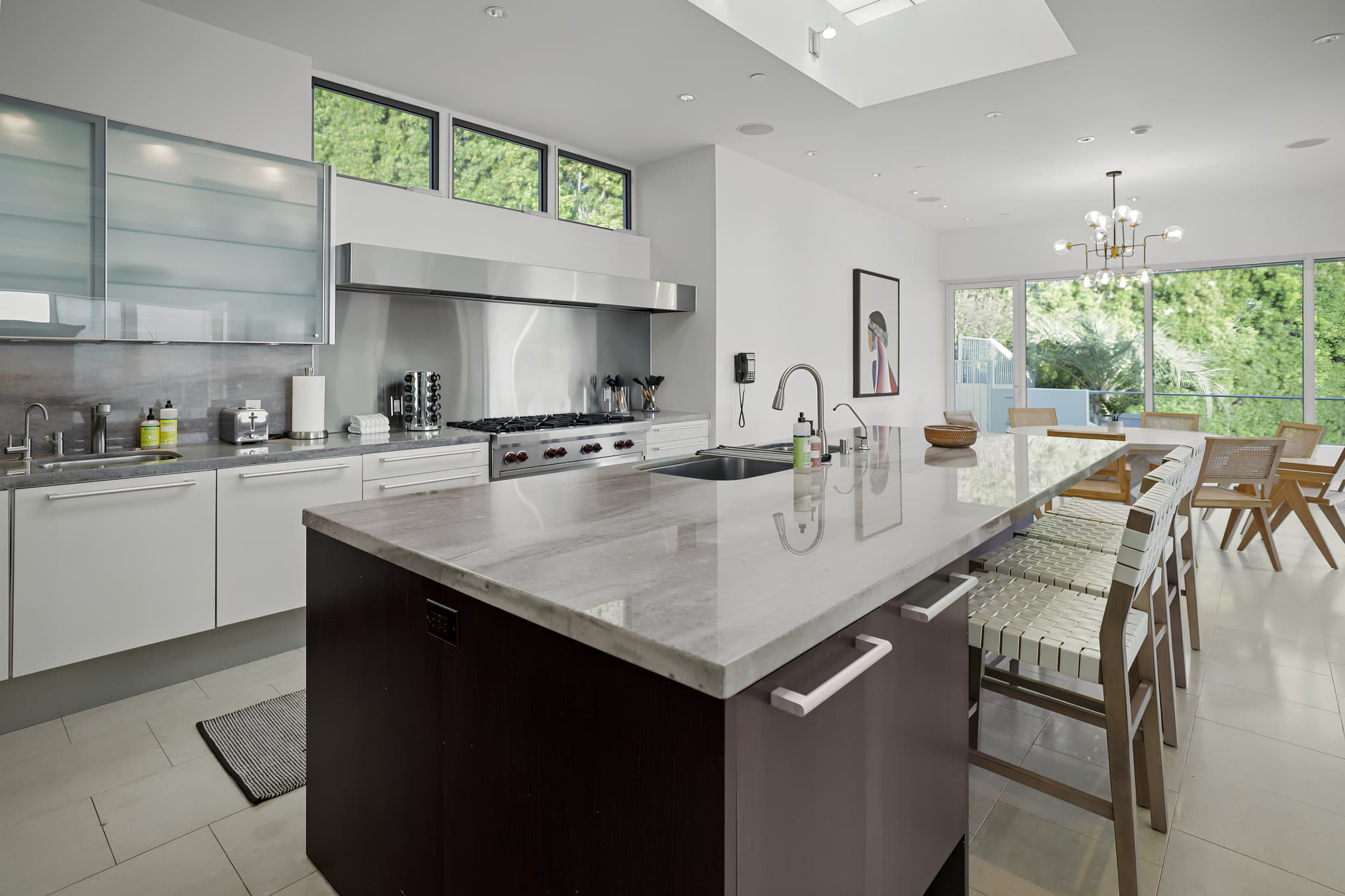 Inland Malibu, Los Angeles — Luxury furnished apartment in Inland Malibu, Los Angeles