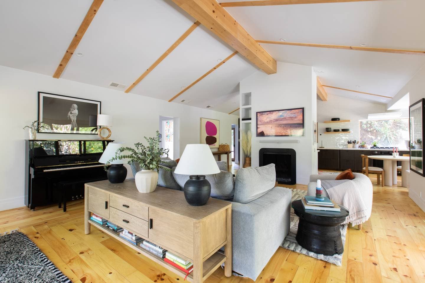 Hollywood Hills, Los Angeles — Luxury furnished apartment in Hollywood Hills, Los Angeles