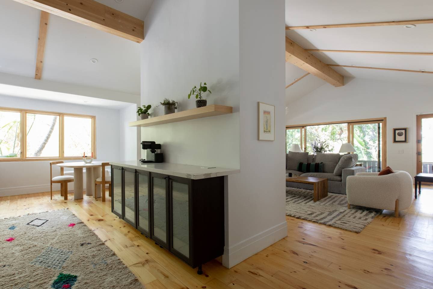 Hollywood Hills, Los Angeles — Luxury furnished apartment in Hollywood Hills, Los Angeles