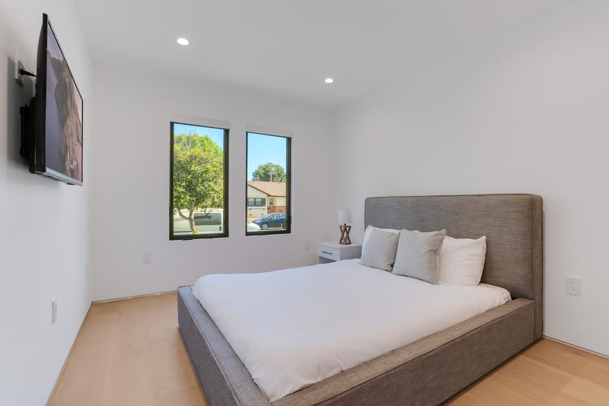 Encino, Los Angeles — Luxury furnished apartment in Encino, Los Angeles