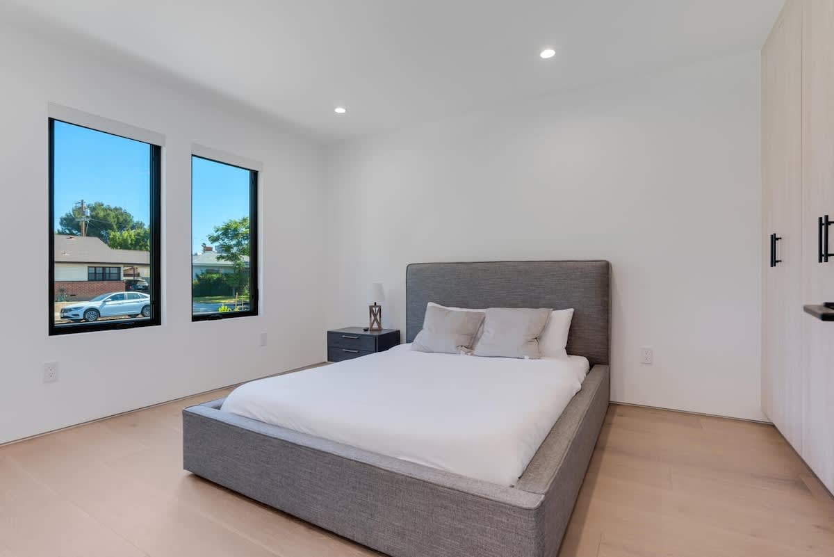 Encino, Los Angeles — Luxury furnished apartment in Encino, Los Angeles