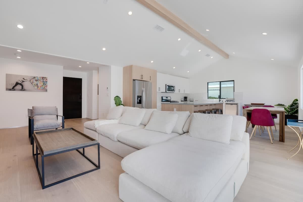 Encino, Los Angeles — Luxury furnished apartment in Encino, Los Angeles