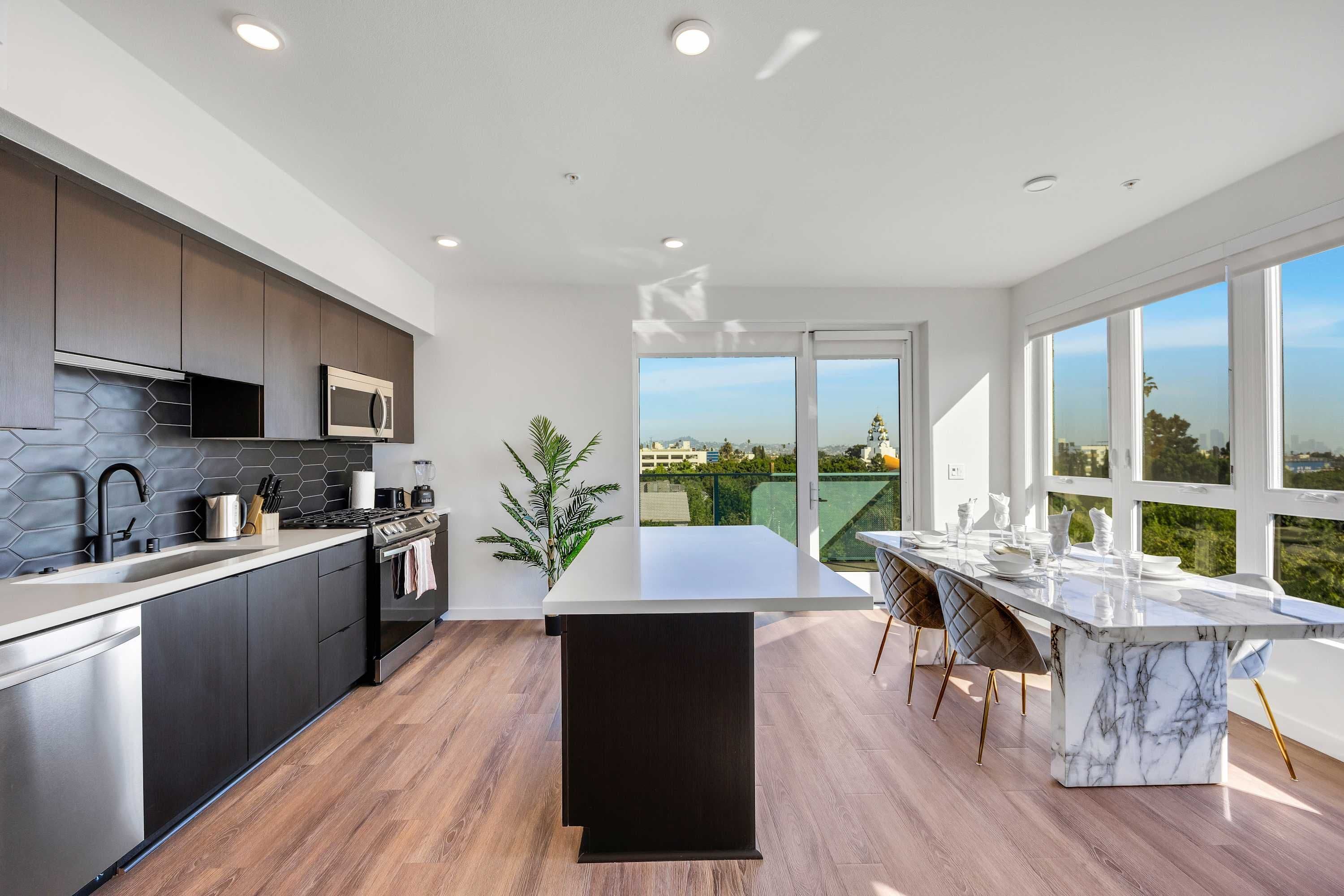 Franklin Village, Los Angeles