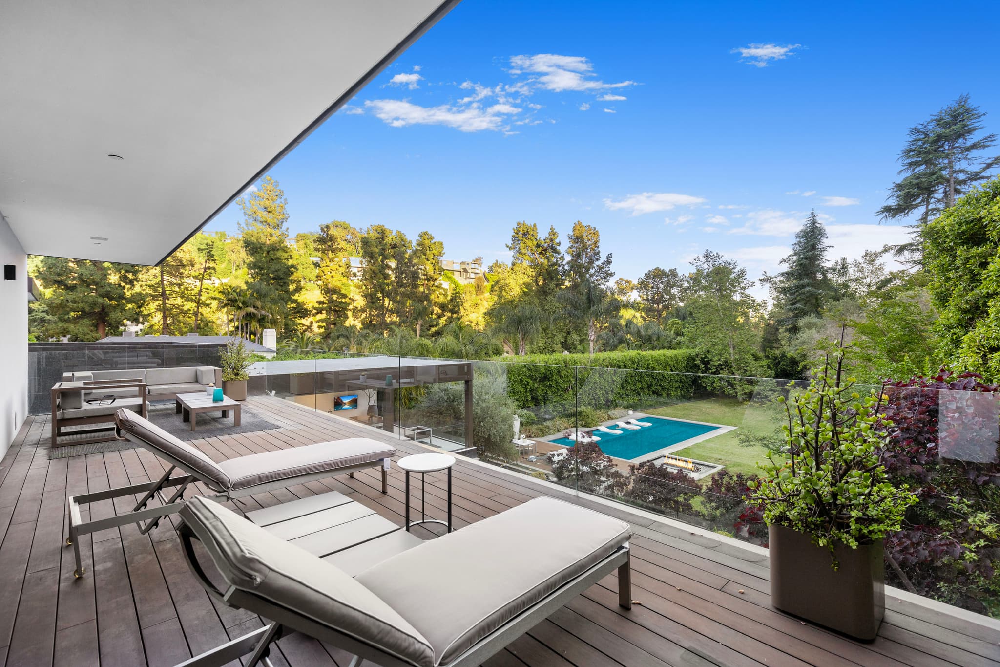 Beverly Crest, Los Angeles — Luxury furnished apartment in Beverly Crest, Los Angeles