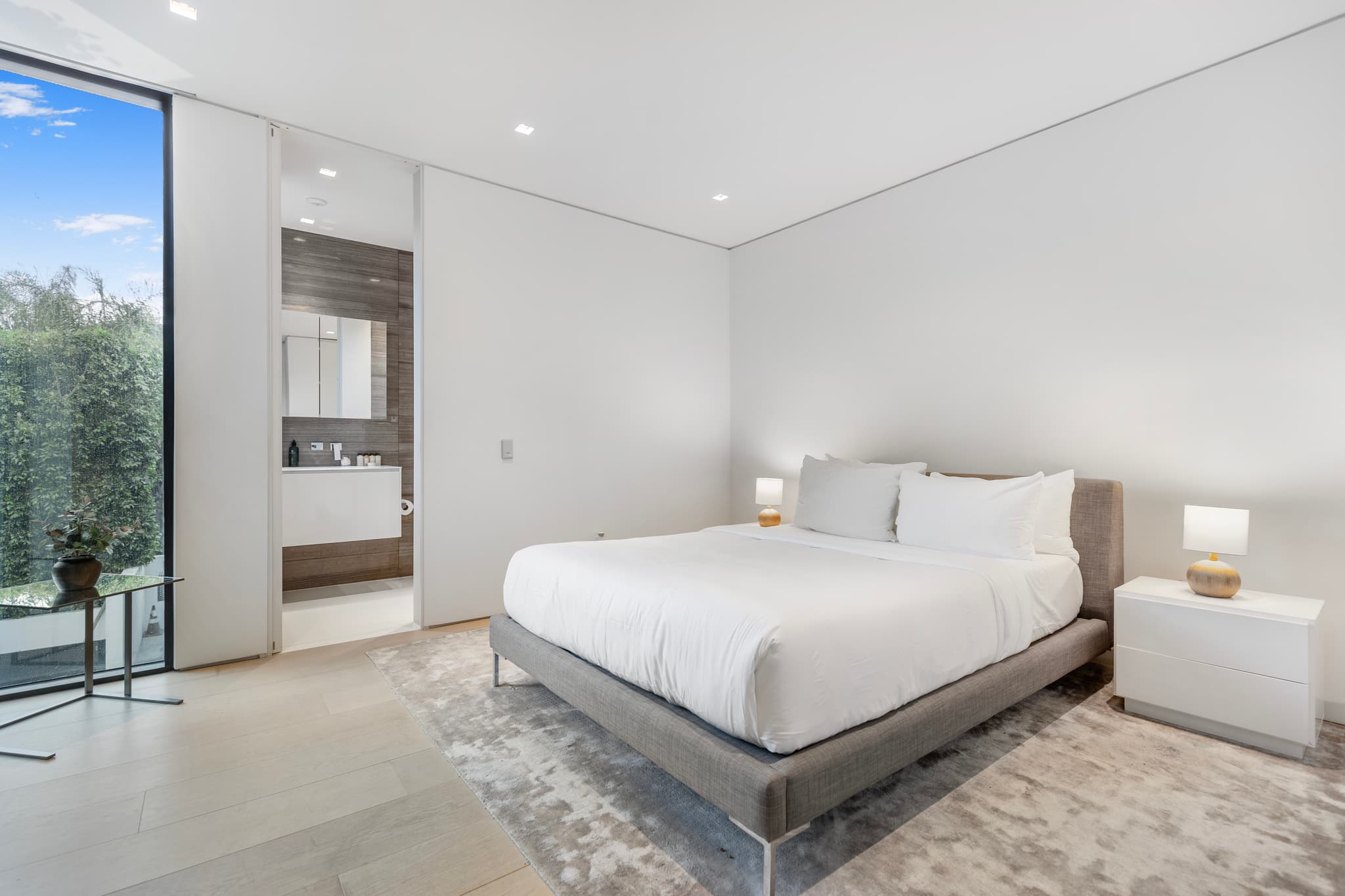 Beverly Crest, Los Angeles — Luxury furnished apartment in Beverly Crest, Los Angeles