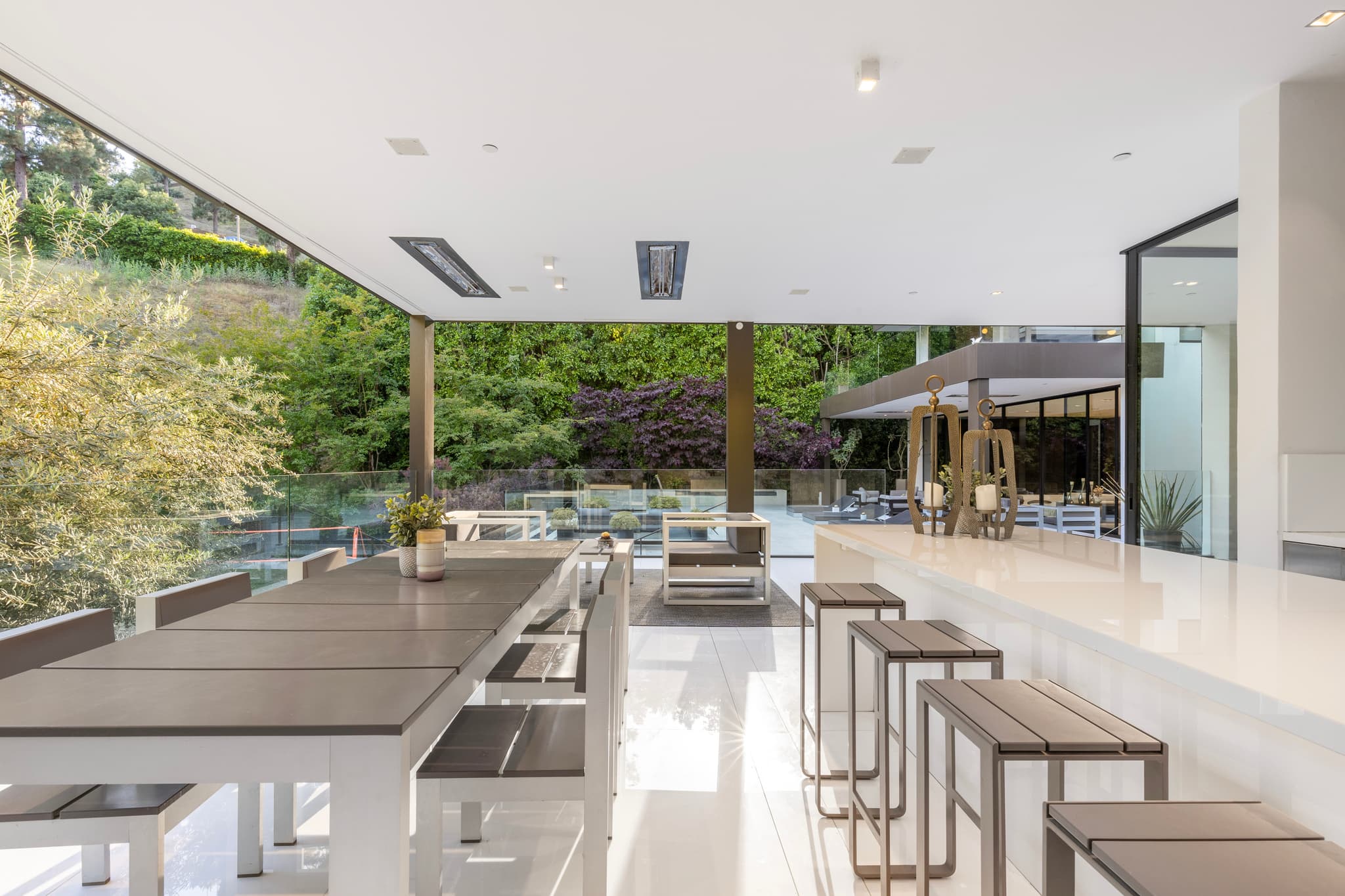 Beverly Crest, Los Angeles — Luxury furnished apartment in Beverly Crest, Los Angeles