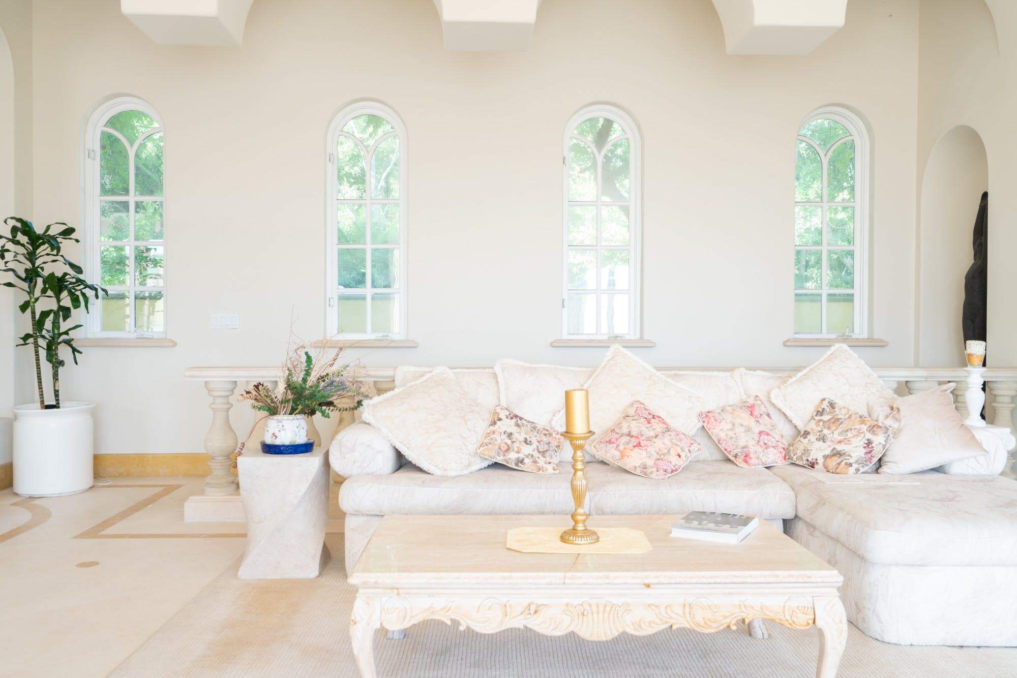 Bel Air, Los Angeles — Luxury furnished apartment in Bel Air, Los Angeles