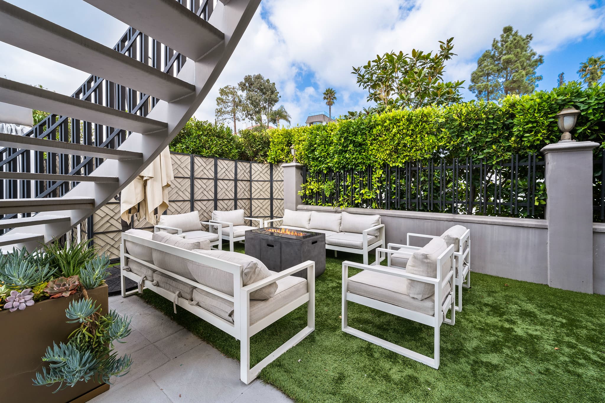 Laurel Canyon, Los Angeles — Luxury furnished apartment in Laurel Canyon, Los Angeles