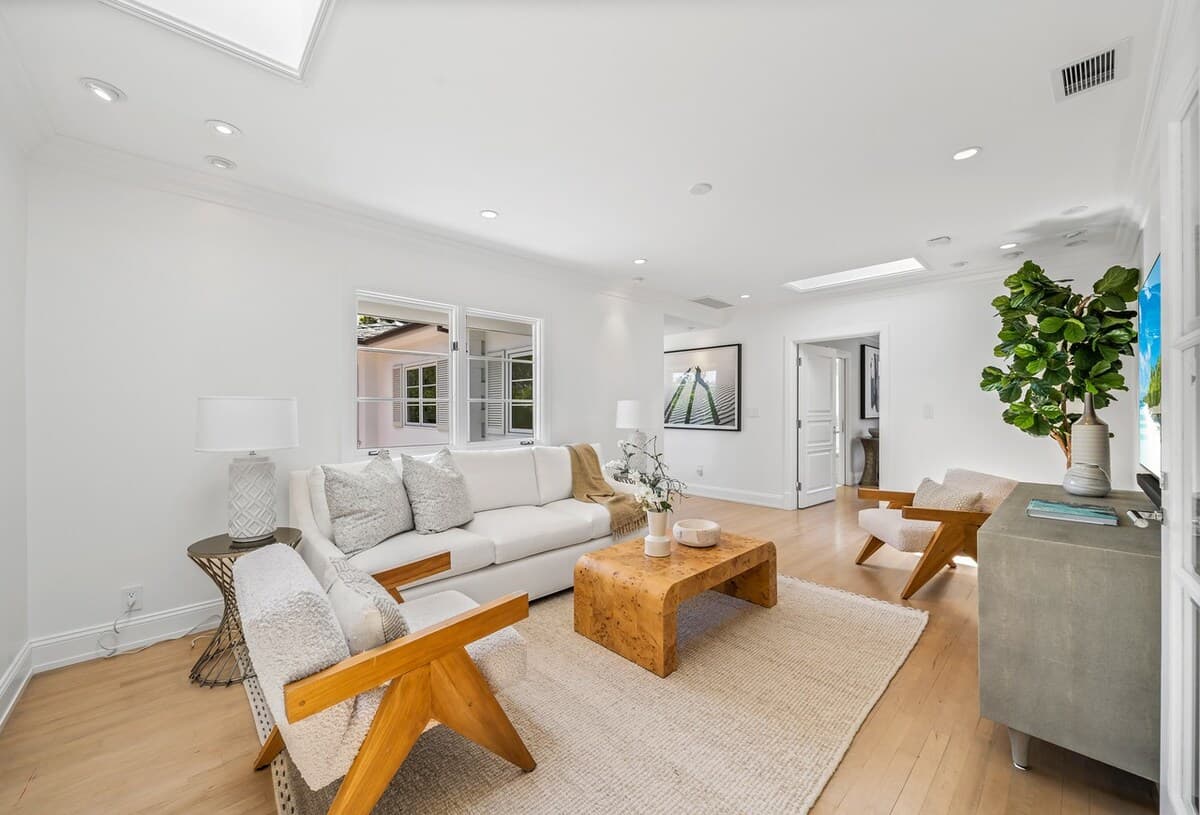 Beverly Hills, Los Angeles — Luxury furnished apartment in Beverly Hills, Los Angeles