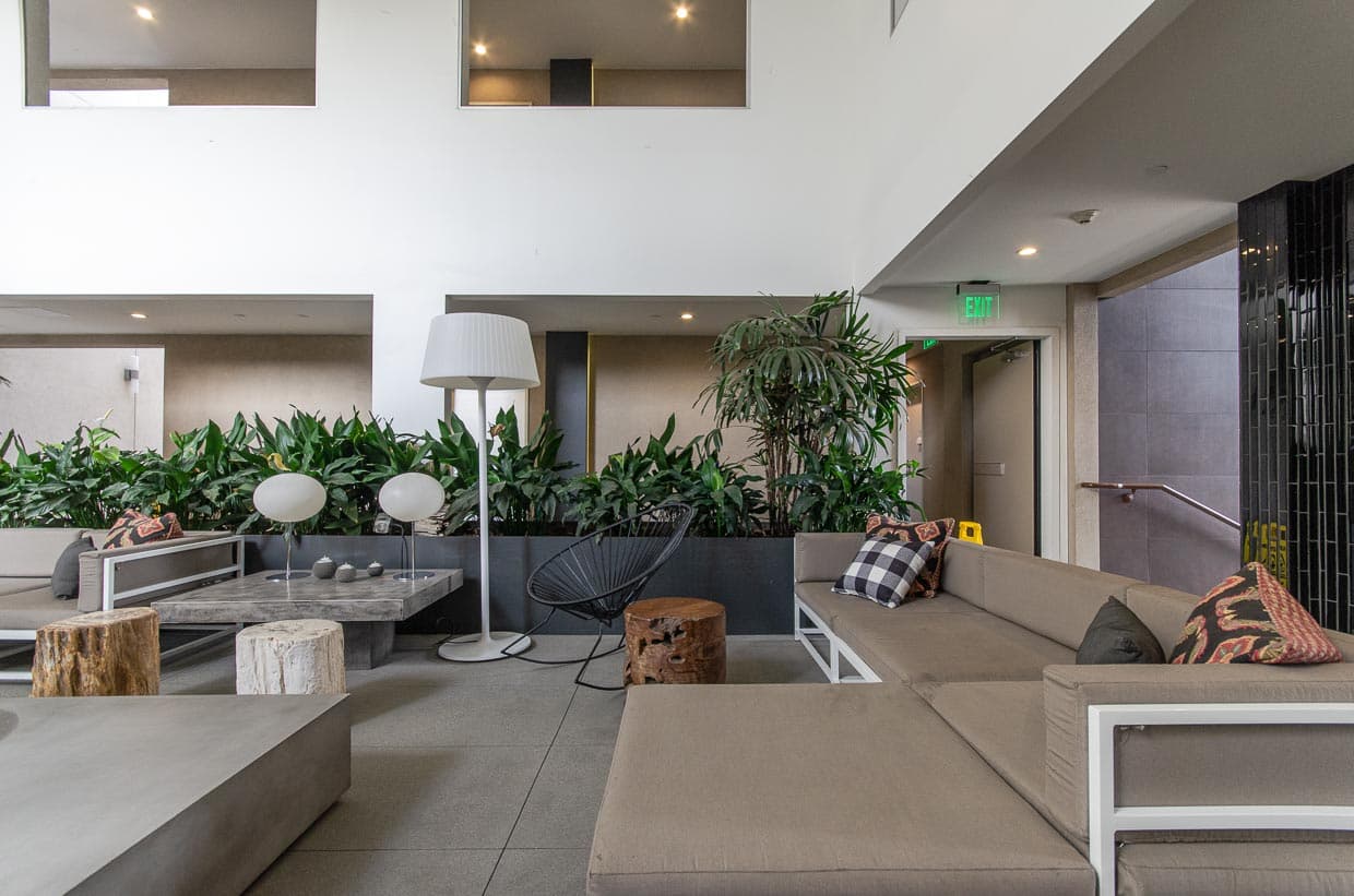Miracle Mile & La Brea, Los Angeles — Luxury furnished apartment in Miracle Mile & La Brea, Los Angeles