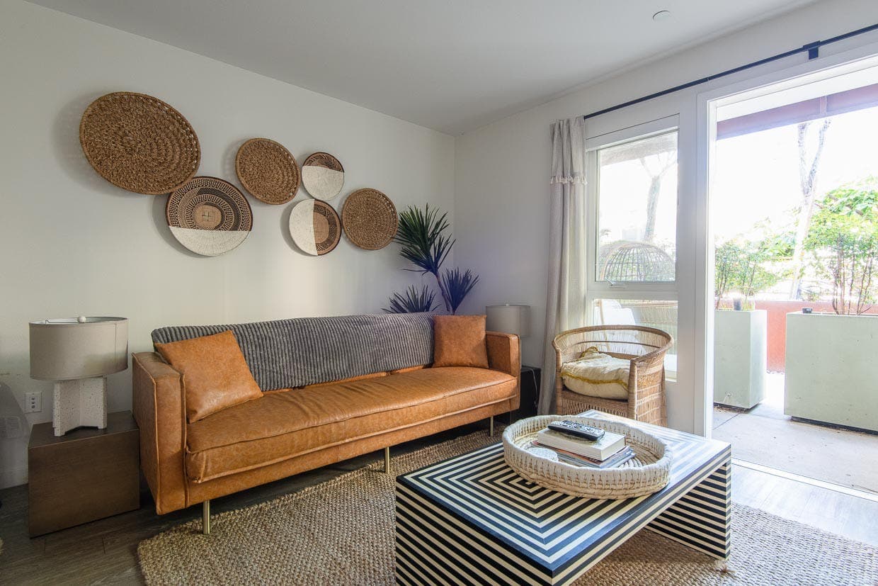 Miracle Mile & La Brea, Los Angeles — Luxury furnished apartment in Miracle Mile & La Brea, Los Angeles