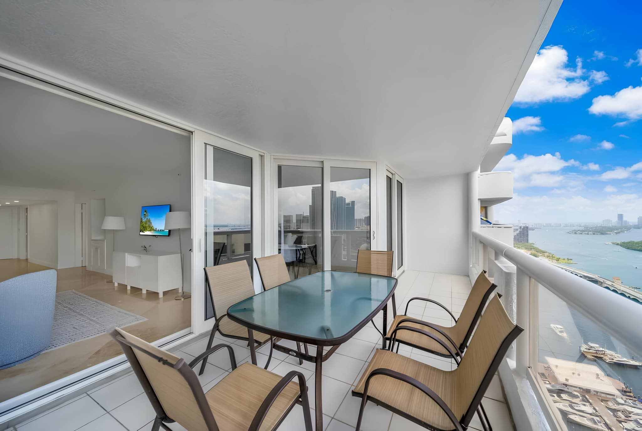 Downtown Miami, Miami — Luxury furnished apartment in Downtown Miami, Miami