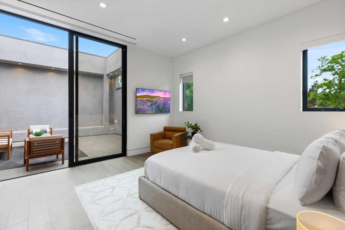 Encino, Los Angeles — Luxury furnished apartment in Encino, Los Angeles